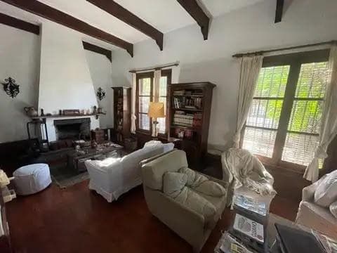 5-Room House for Sale in Villa Sarmiento