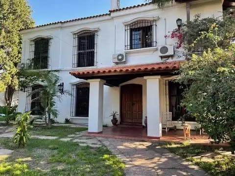 5-Room House for Sale in Villa Sarmiento
