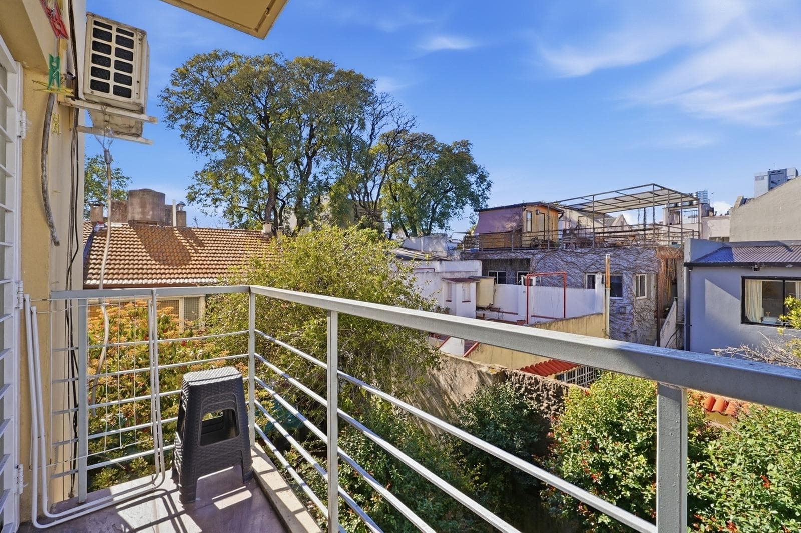 2 ambientes en venta con cochera y pileta en Villa Urquiza