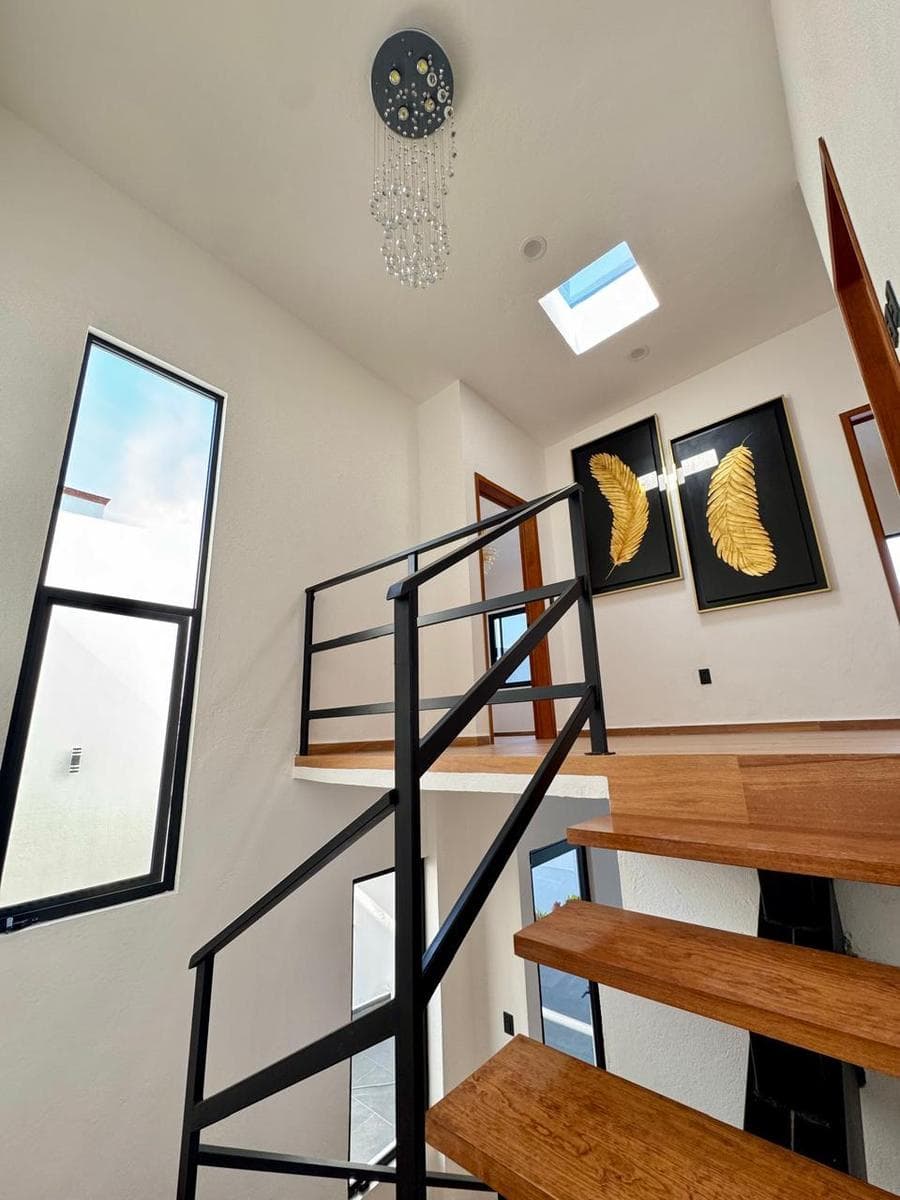 CASA NUEVA EN VENTA, EN LA COL. 3 DE MAYO EN EMILIANO ZAPATA, MOR, CON JARDIN Y ALBERCA PRIVADO