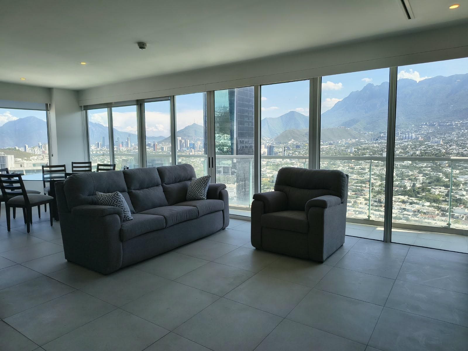 APARTMENT FOR RENT IN LAS FRIDAS - MONTERREY