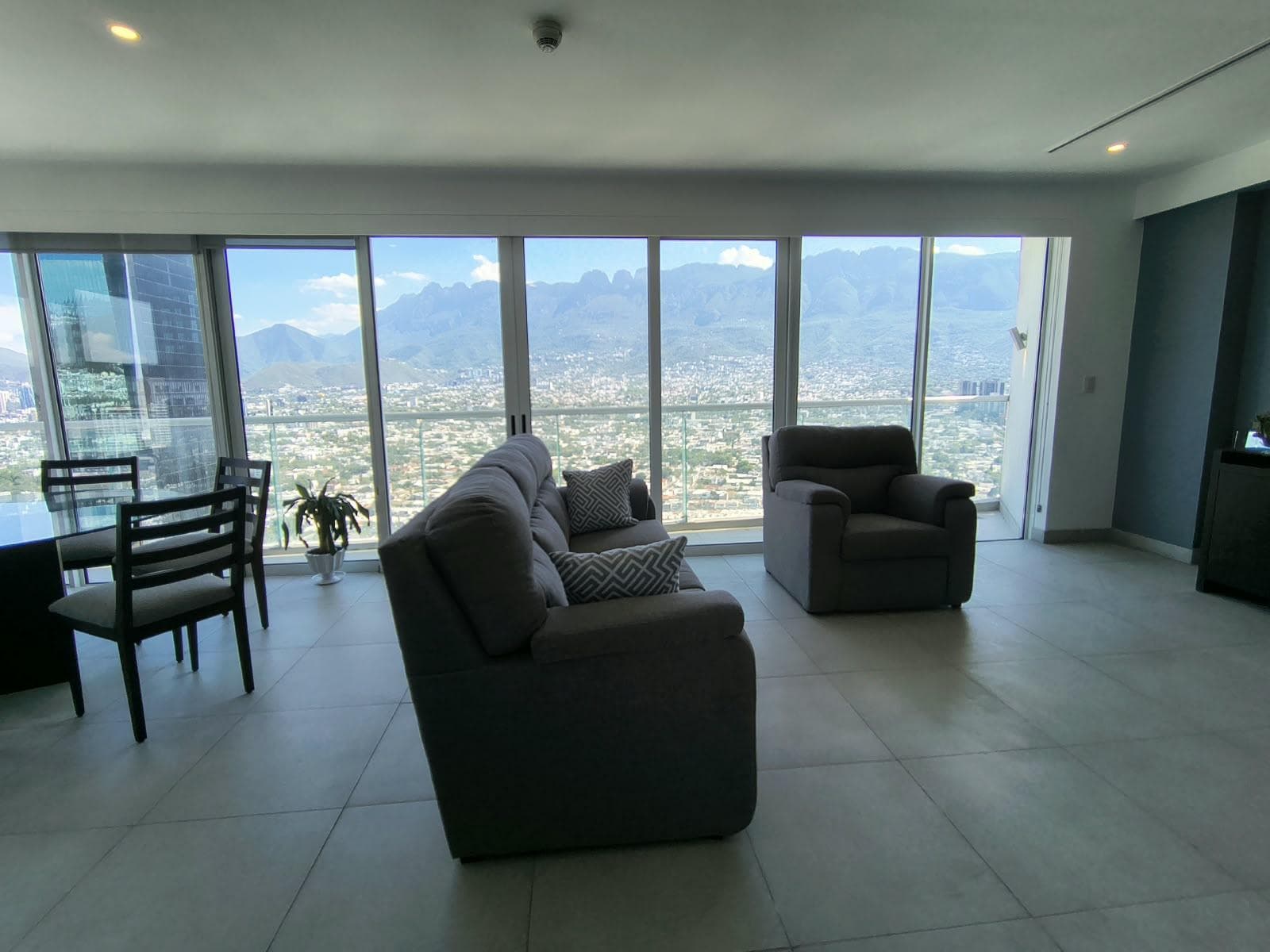 APARTMENT FOR RENT IN LAS FRIDAS - MONTERREY