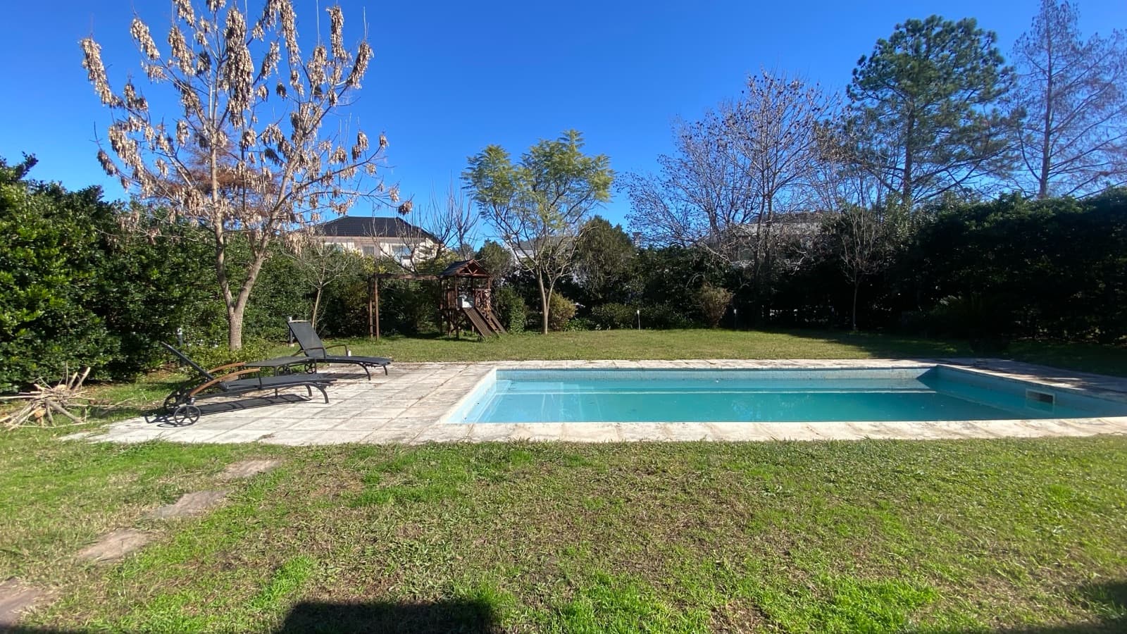 House for Sale in the Septiembre Neighborhood, Escobar