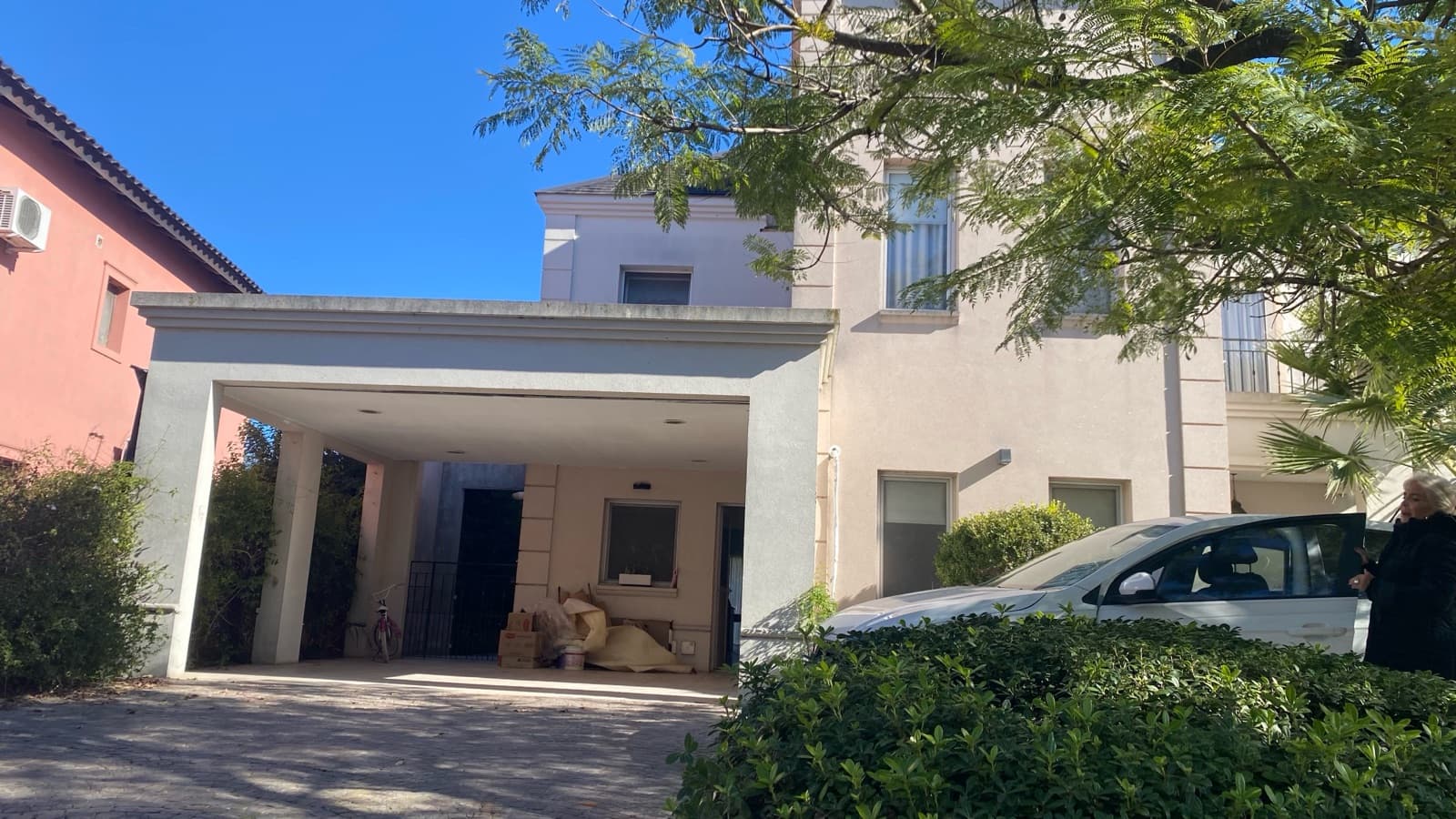 House for Sale in the Septiembre Neighborhood, Escobar