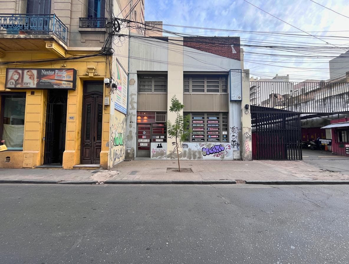 COMMERCIAL PROPERTY FOR SALE – IDEAL FOR INVESTMENT OR DEVELOPMENT