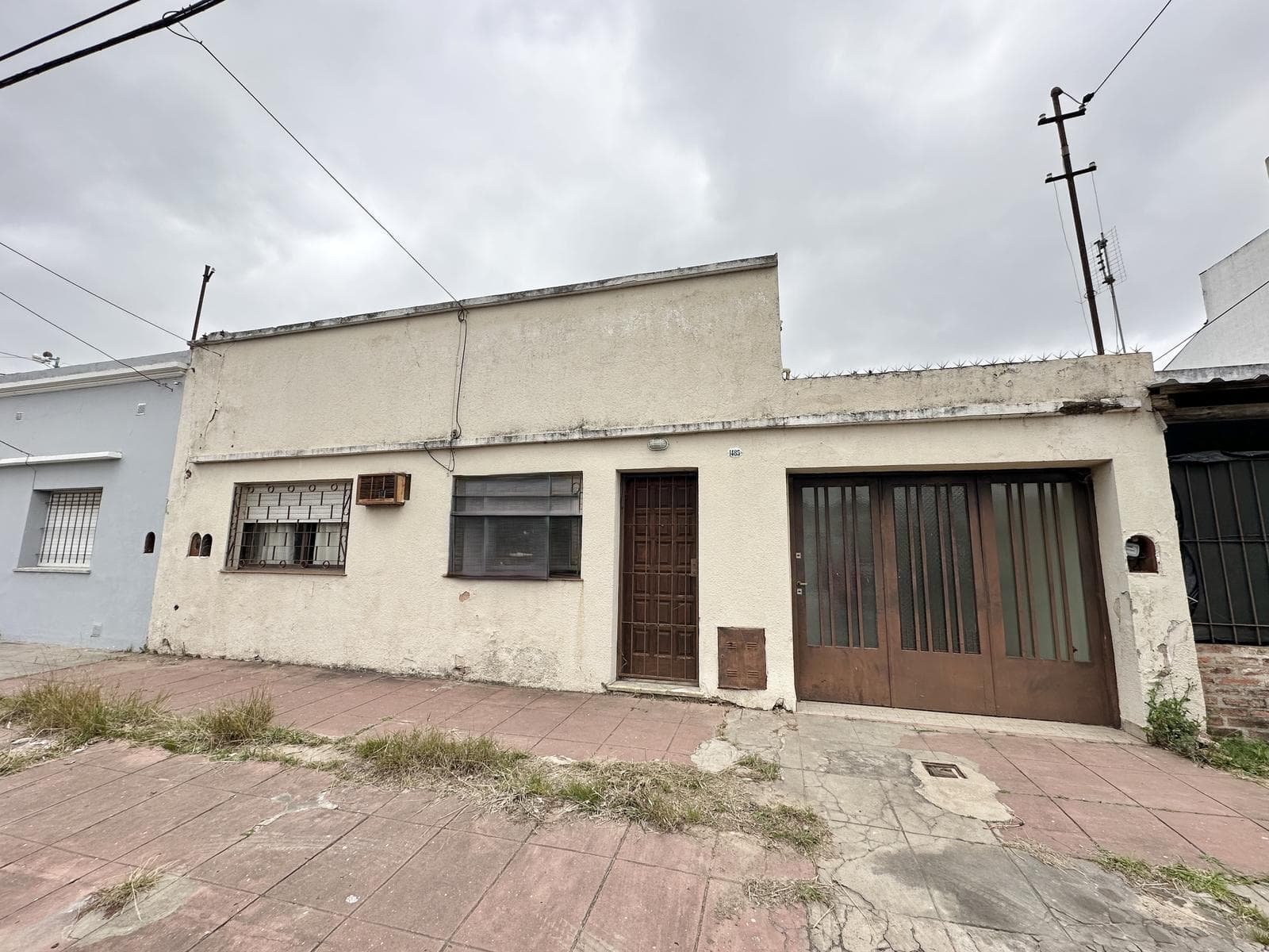 Casa en Venta de 2 dormitorios. Patio con parrilla. Cochera. Villa Carmencita, Zarate