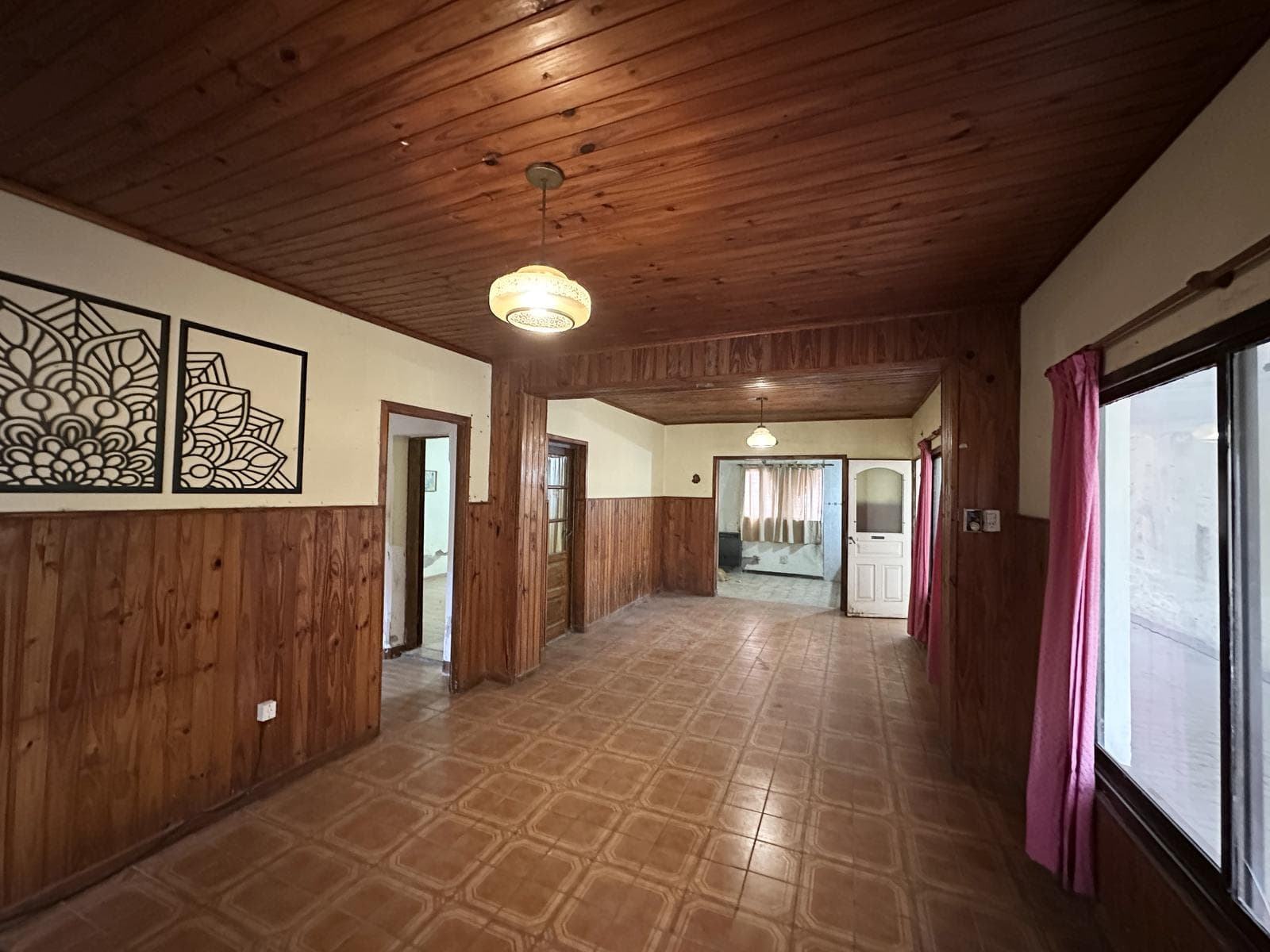 Casa en Venta de 2 dormitorios. Patio con parrilla. Cochera. Villa Carmencita, Zarate