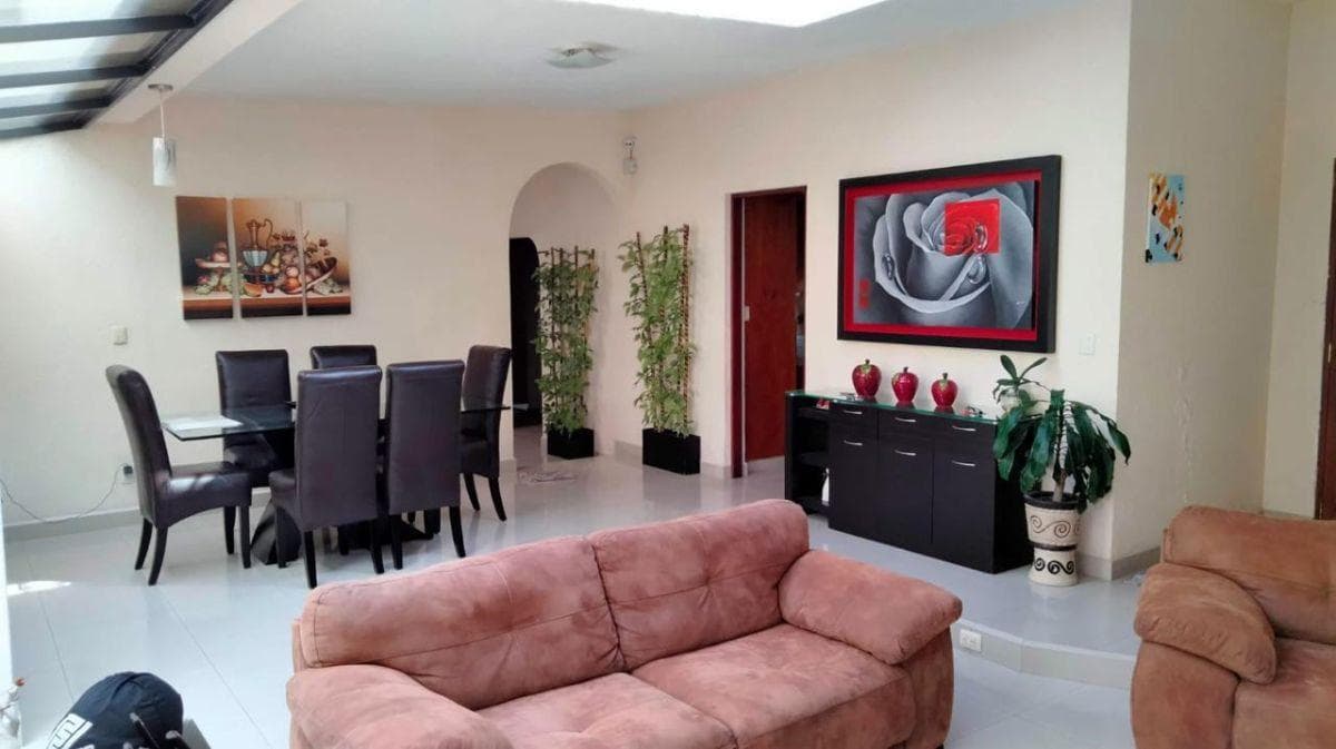 HOUSE FOR SALE IN SANTA CRUZ DEL MONTE, NAUCALPAN