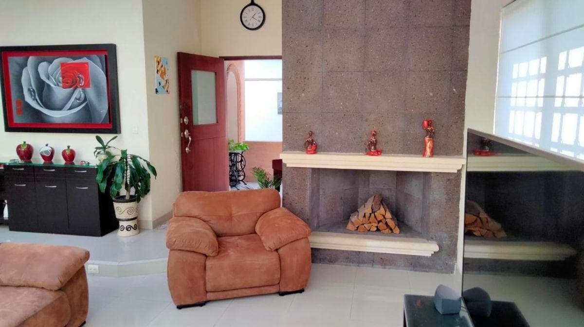 HOUSE FOR SALE IN SANTA CRUZ DEL MONTE, NAUCALPAN