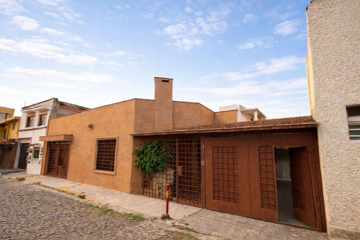 HOUSE FOR SALE IN SANTA CRUZ DEL MONTE, NAUCALPAN