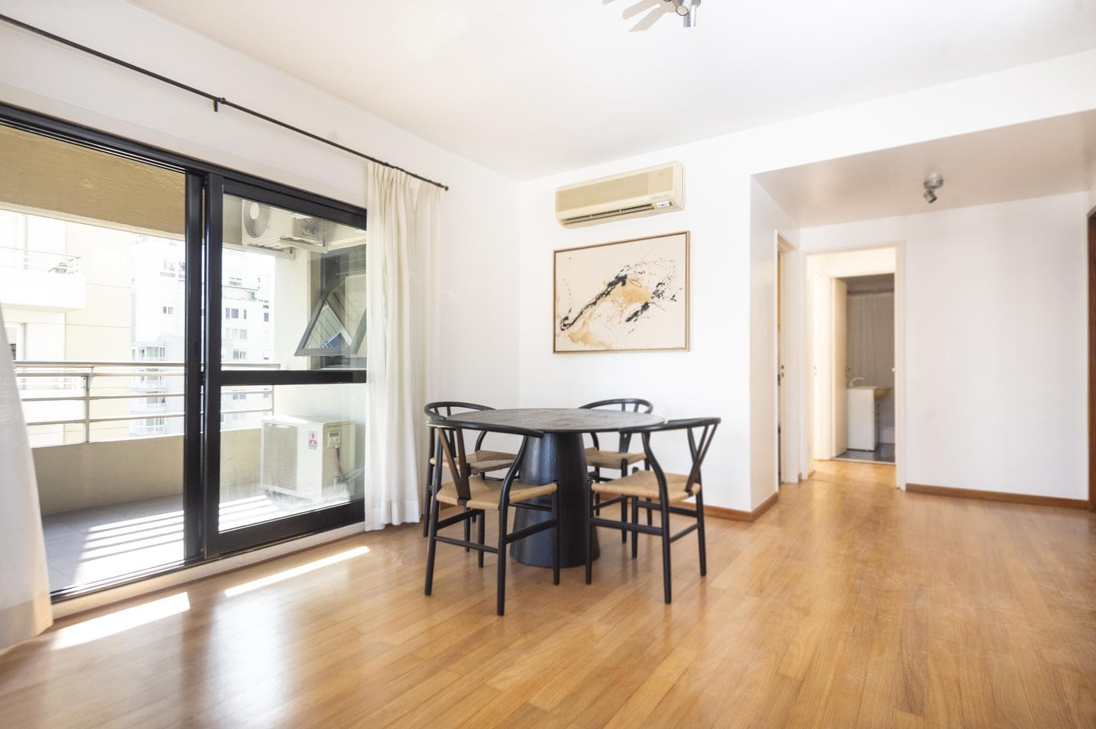 FURNISHED 3-ROOM APARTMENT FOR RENT, UPPER FLOOR, PARKING SPACE, AND AMENITIES – TORRE BULNES