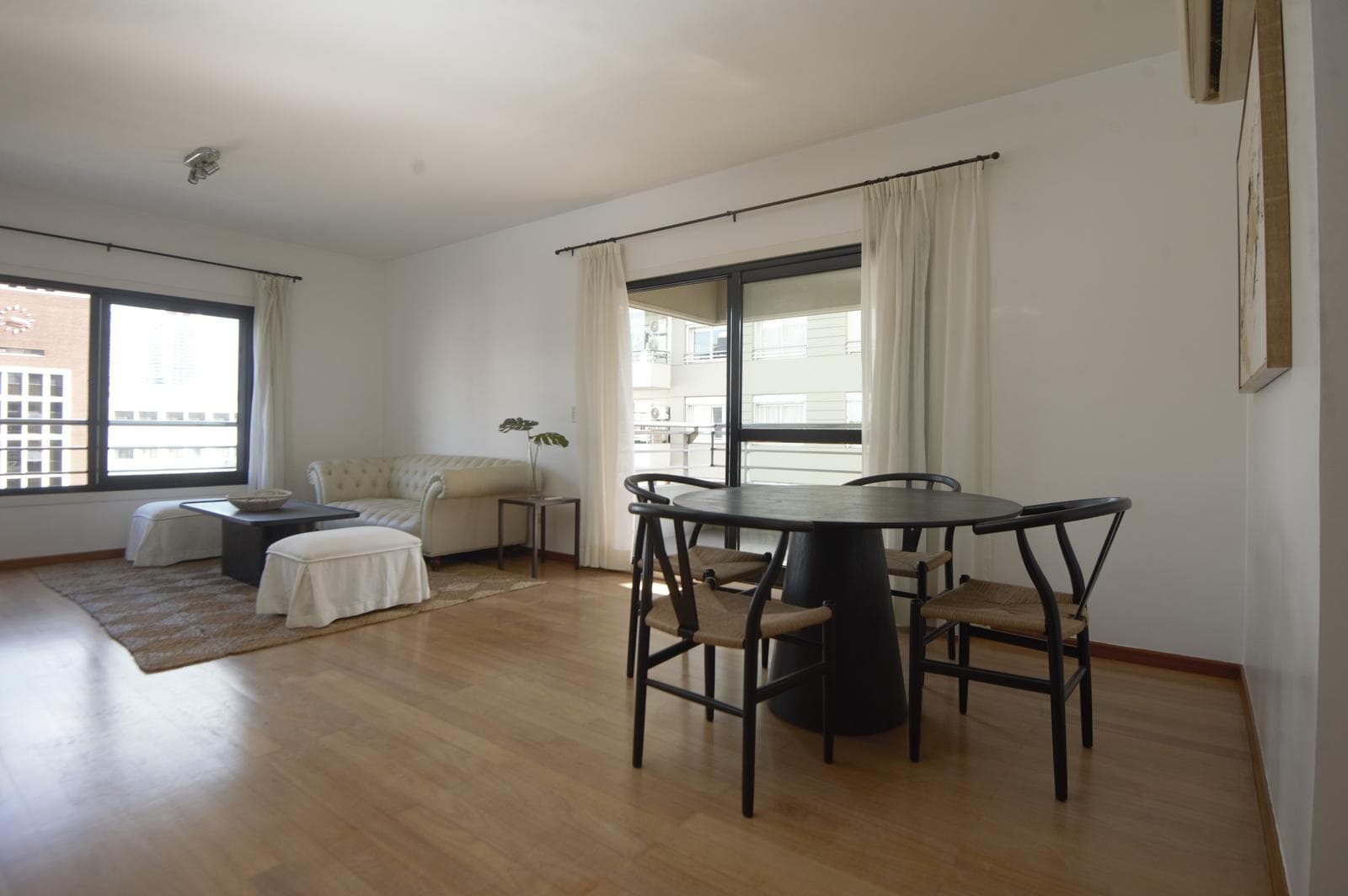 FURNISHED 3-ROOM APARTMENT FOR RENT, UPPER FLOOR, PARKING SPACE, AND AMENITIES – TORRE BULNES