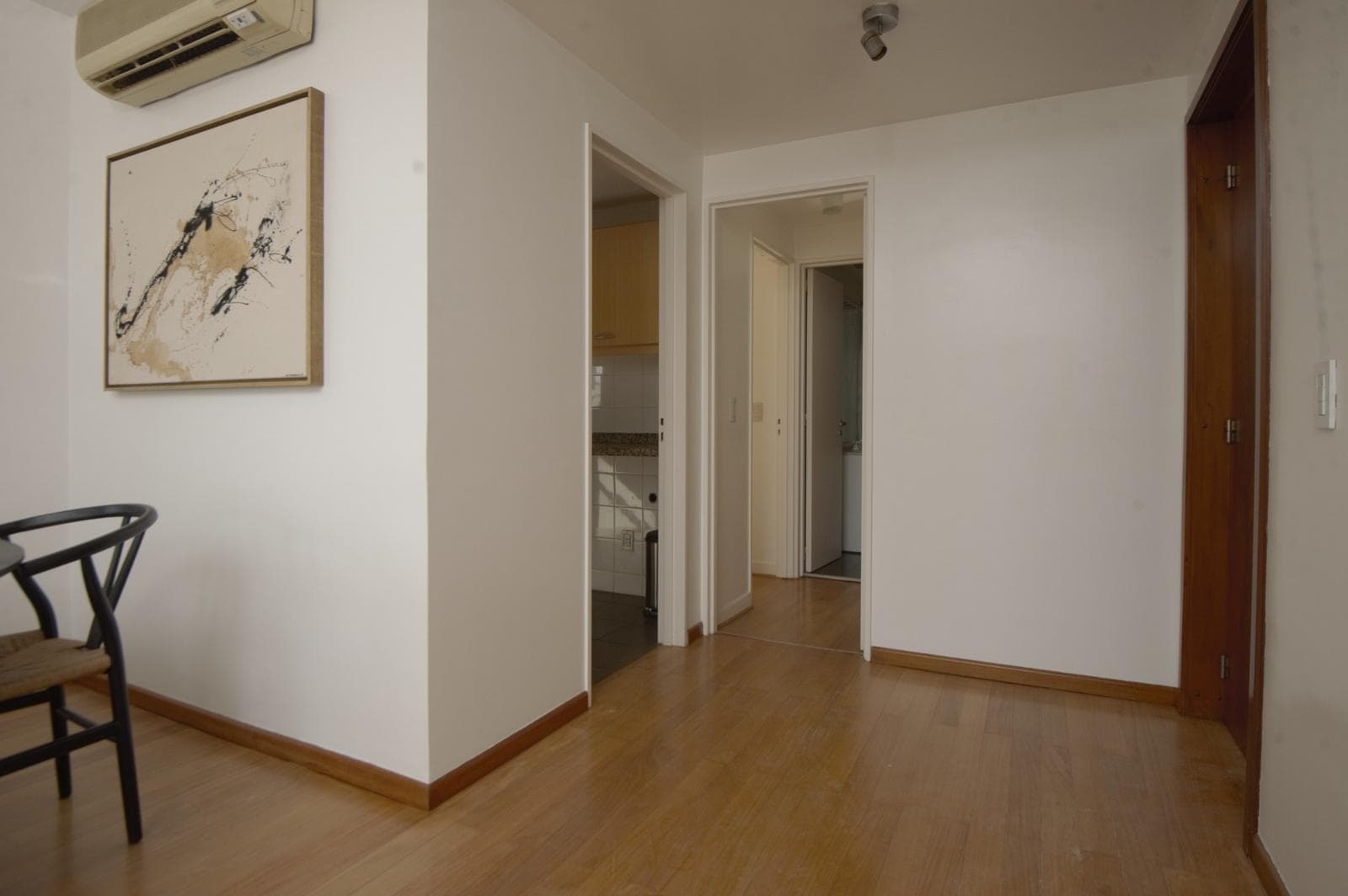 FURNISHED 3-ROOM APARTMENT FOR RENT, UPPER FLOOR, PARKING SPACE, AND AMENITIES – TORRE BULNES