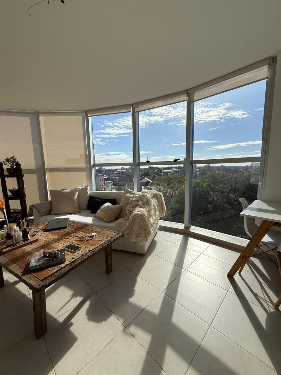 Departamento en Venta de 2 ambientes. Con cochera. Pleno Centro Campana