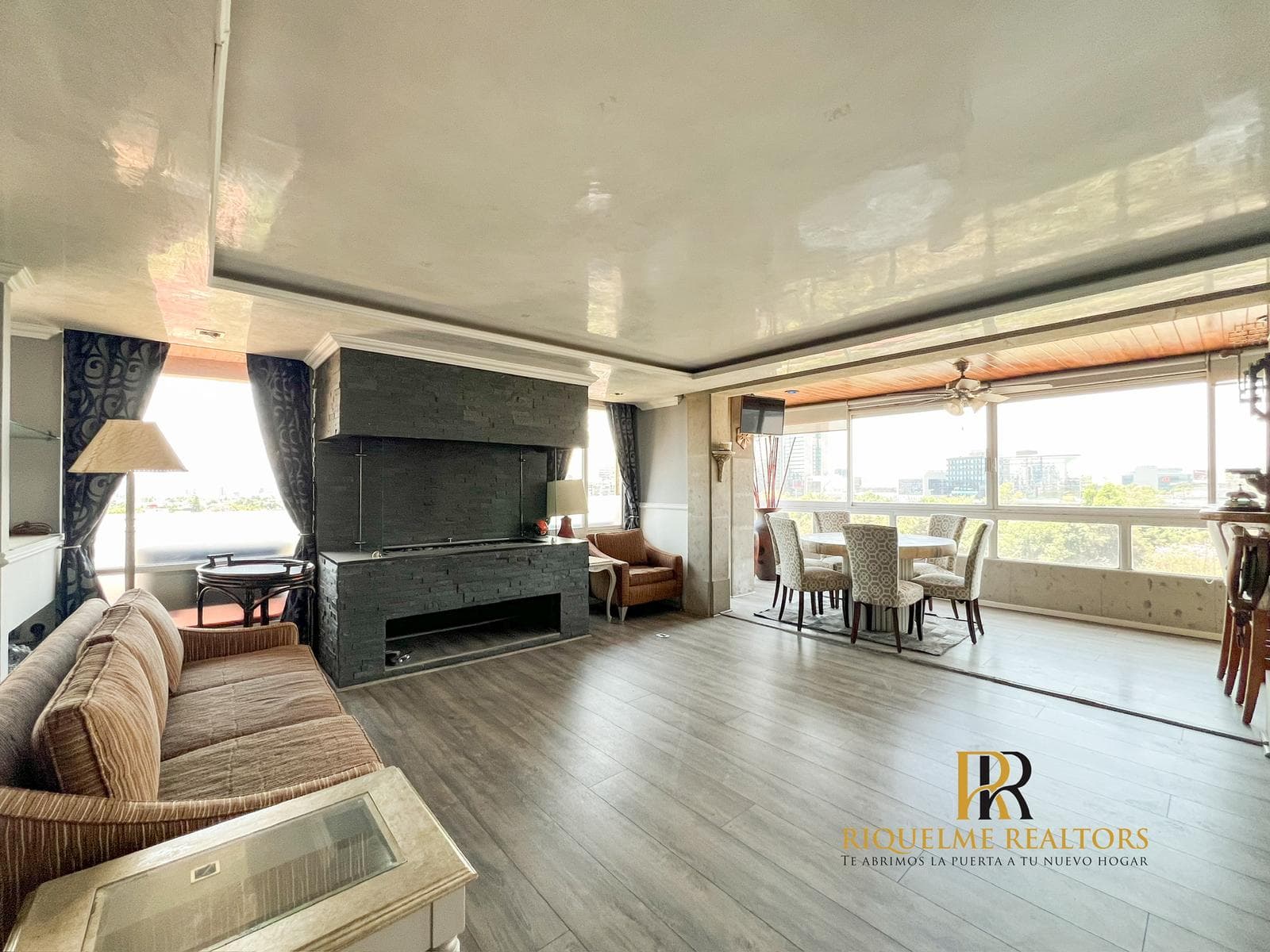 SPACIOUS, BRIGHT APARTMENT WITH PANORAMIC VIEWS