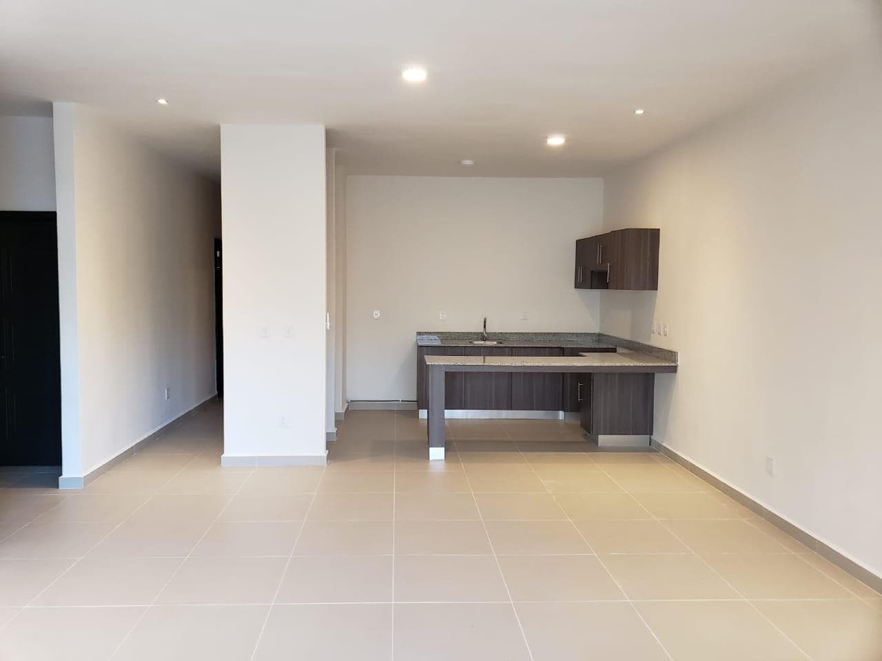 3-Bedroom Unfurnished Apartment for Rent | Selvanova Coto 7
