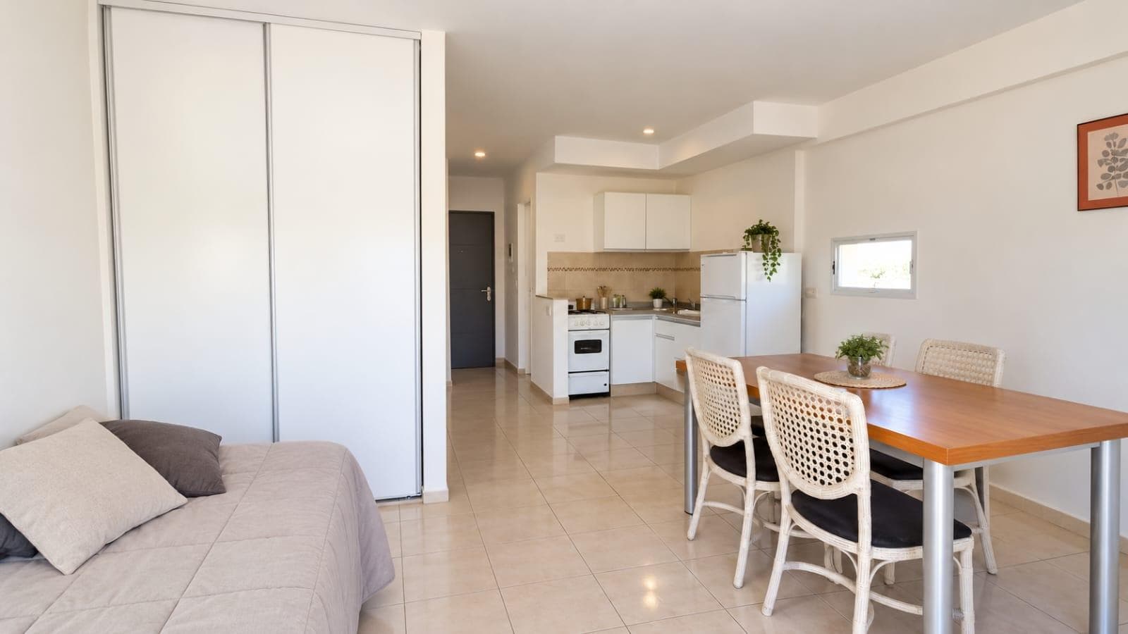 Studio apartment for sale on Jujuy 1700, near the river