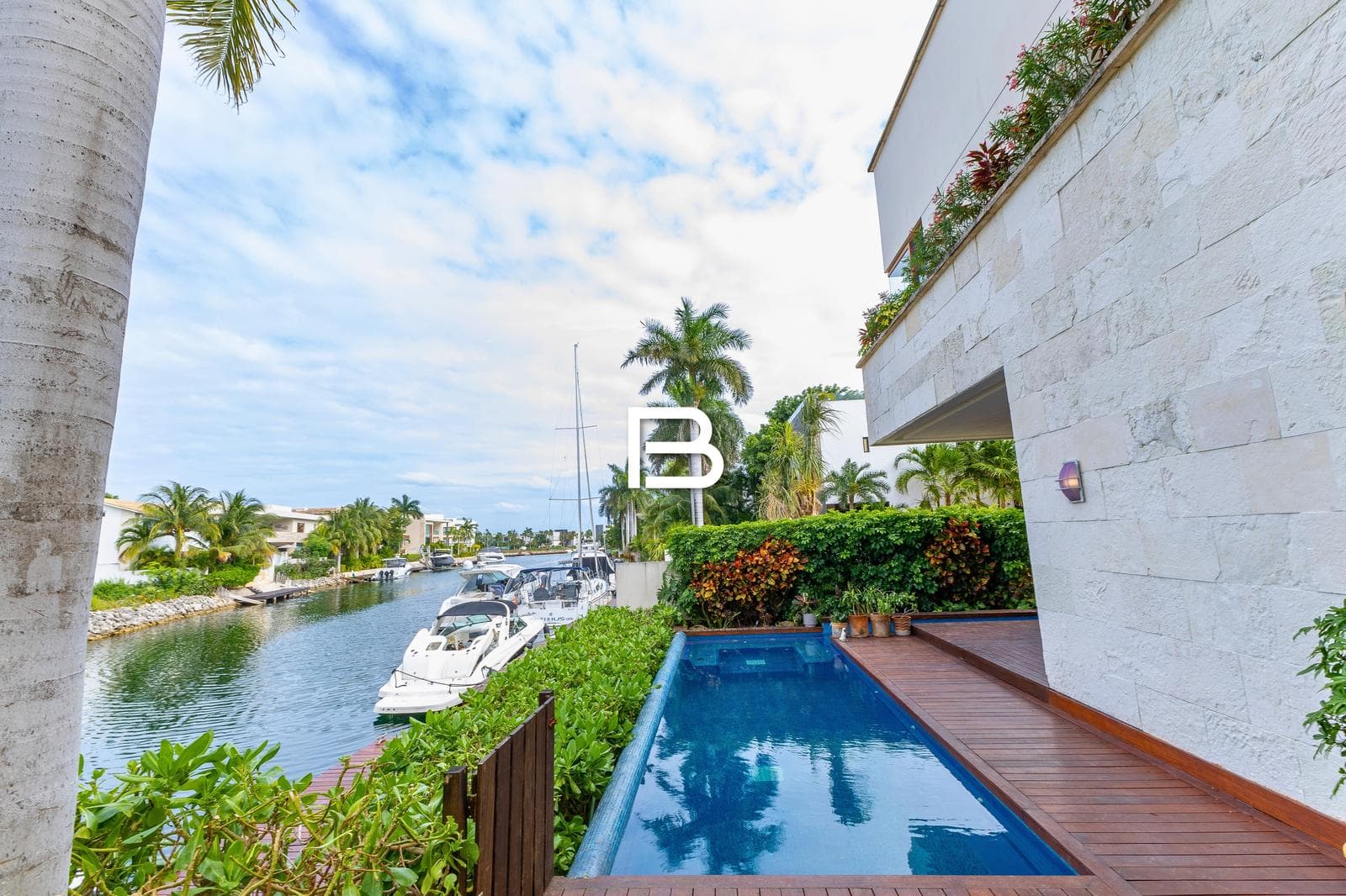 House in Puerto Cancún