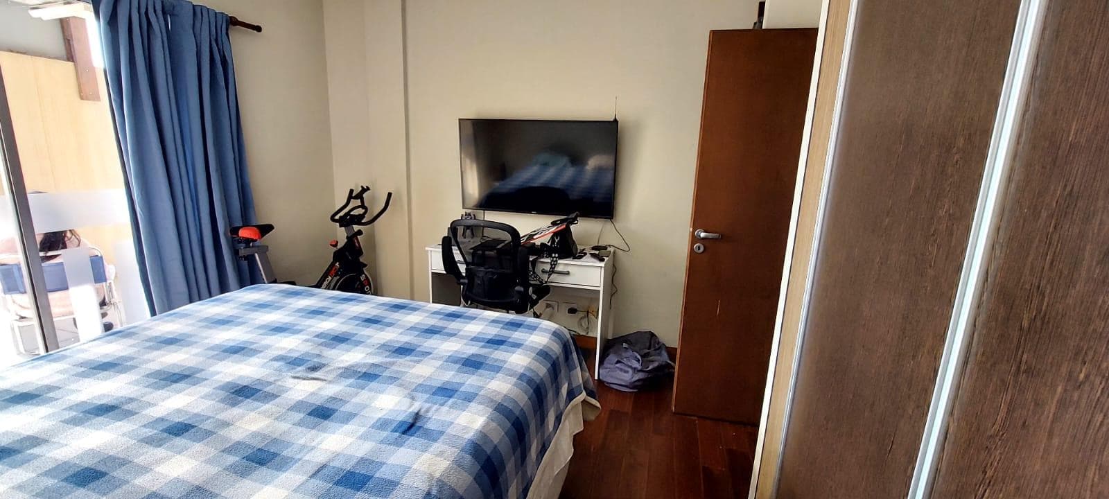 Spacious 5-Room Home with Amenities and a Pool in Monserrat