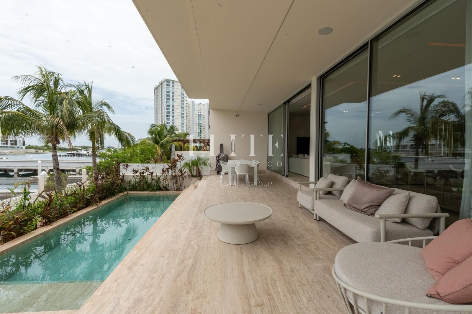 Casa de 4 Recámaras en La Marina Puerto Cancún