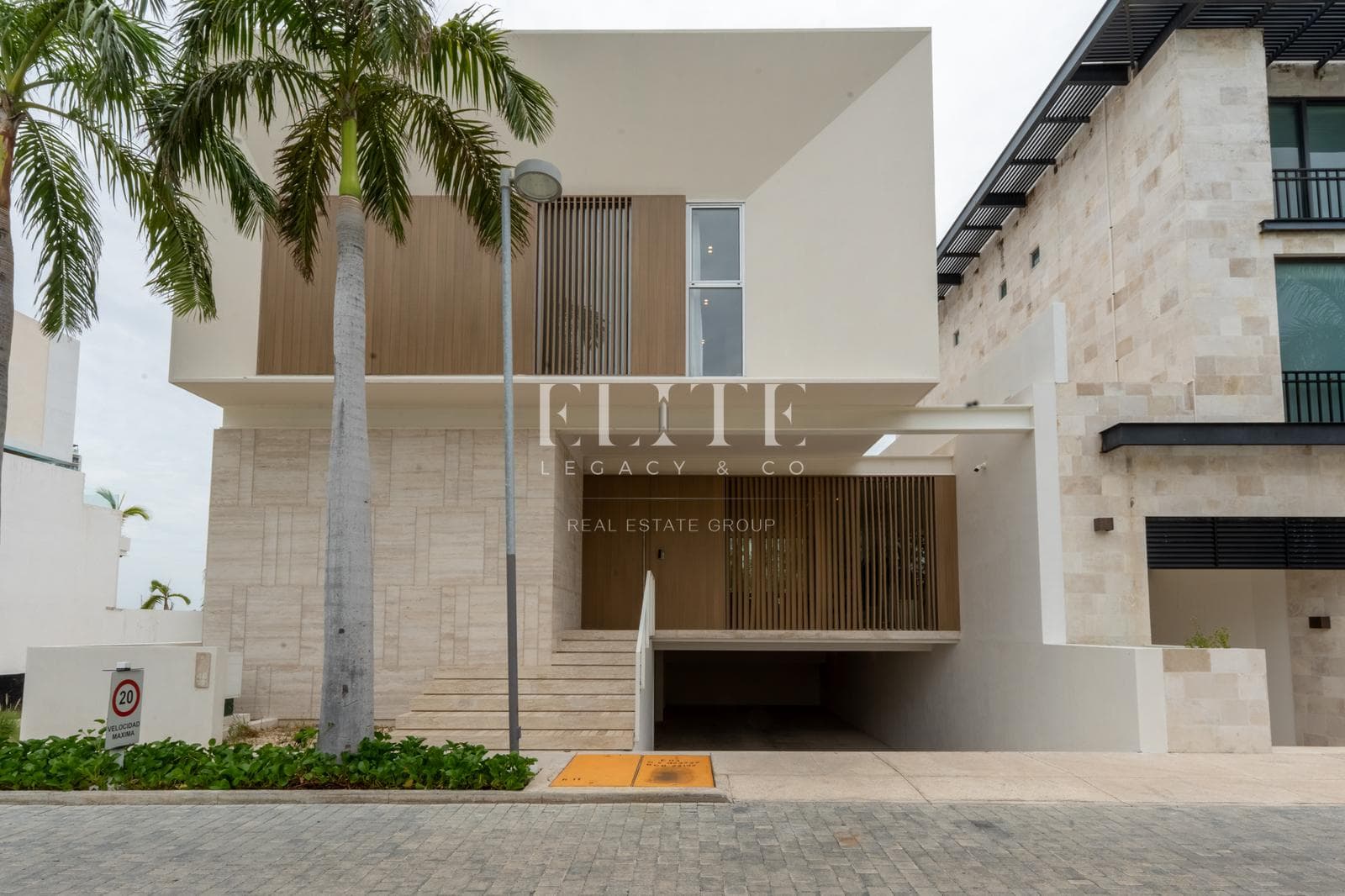 Casa de 4 Recámaras en La Marina Puerto Cancún