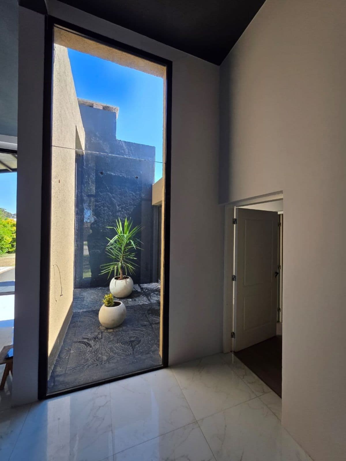 Vende casa de 3 dormitorios en country valle del Golf con escritura