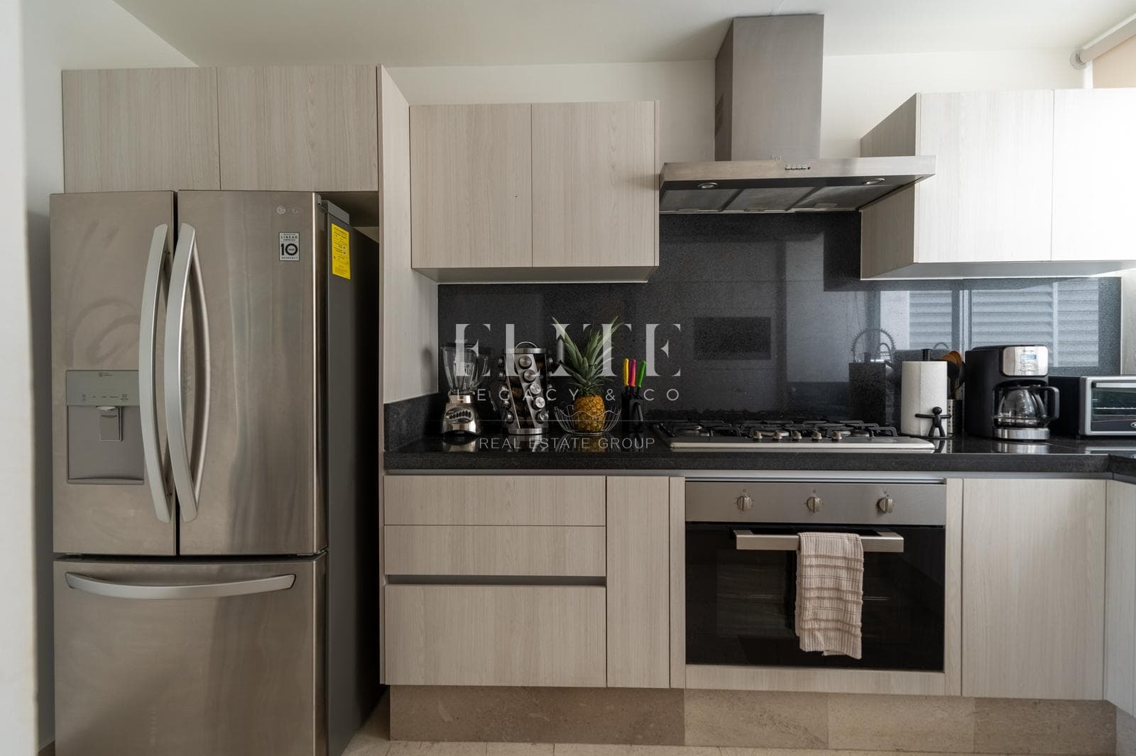 Departamento de 2 Recámaras en Venta en Brezza Towers