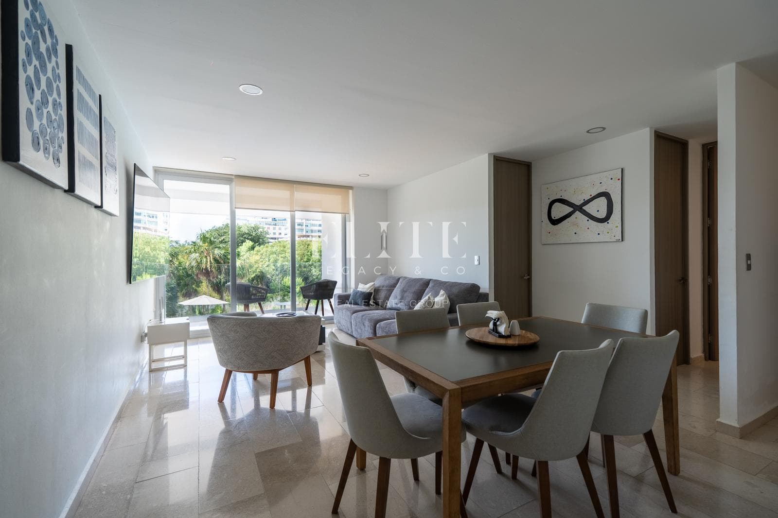 Departamento de 2 Recámaras en Venta en Brezza Towers