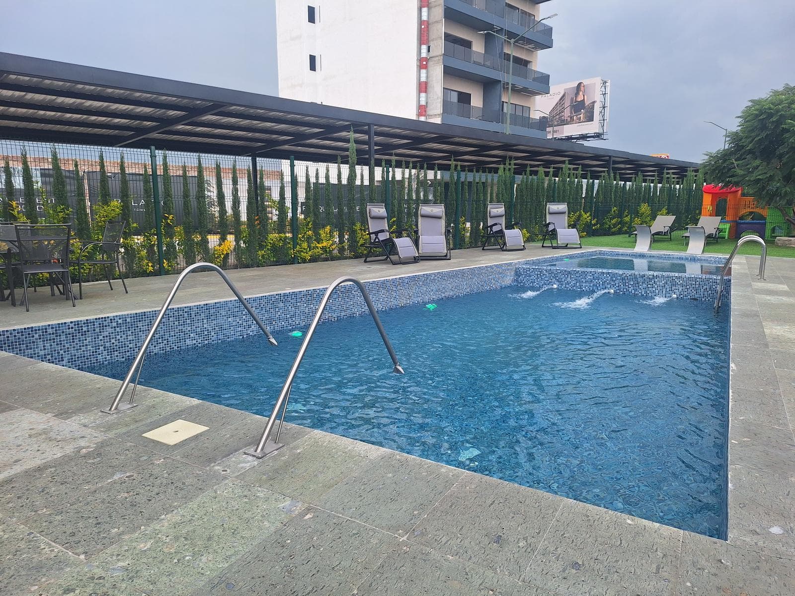 Luxury Apartment in the Northern Part of León with Spacious Rooms