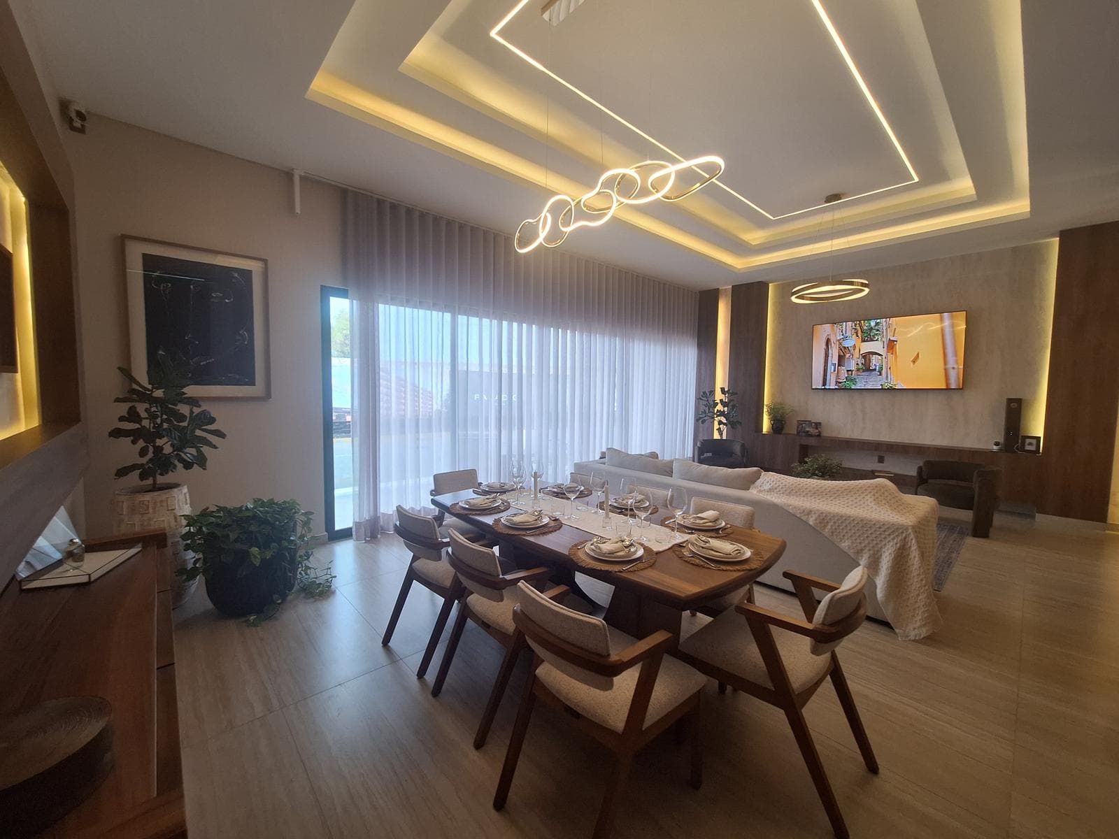 Luxury Apartment in the Northern Part of León with Spacious Rooms
