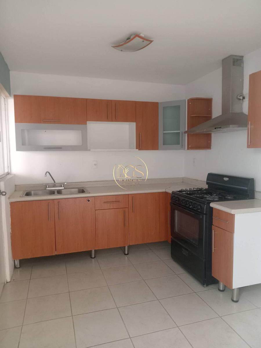 HOUSE FOR SALE IN LA CANTERA, CELAYA
