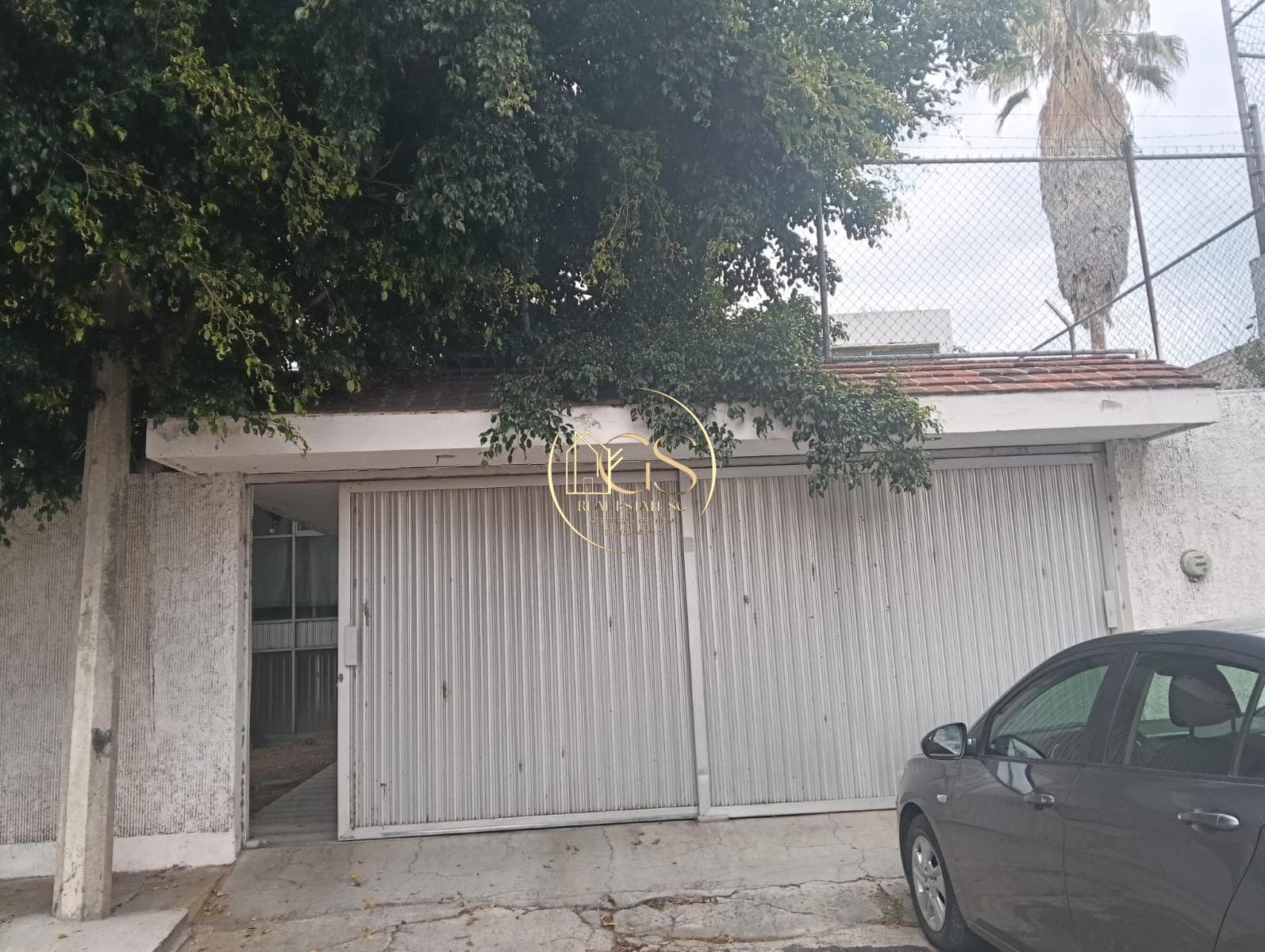 LARGE HOUSE FOR RENT IN THE DEL ZAPOTE NEIGHBORHOOD, CELAYA