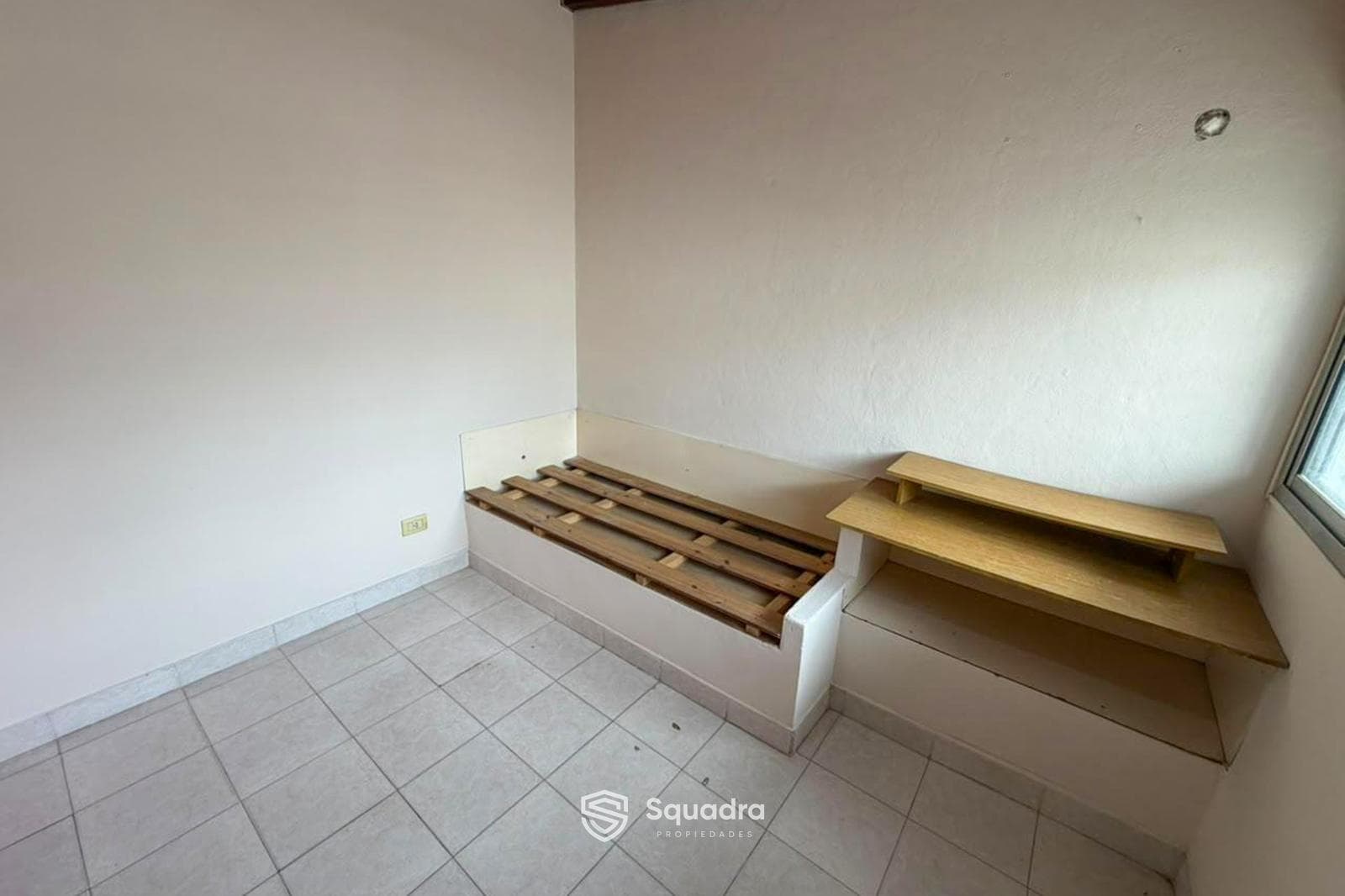 FOR SALE - 4-bedroom apartment with a hallway and a patio - Arroyito neighborhood, Rosario.