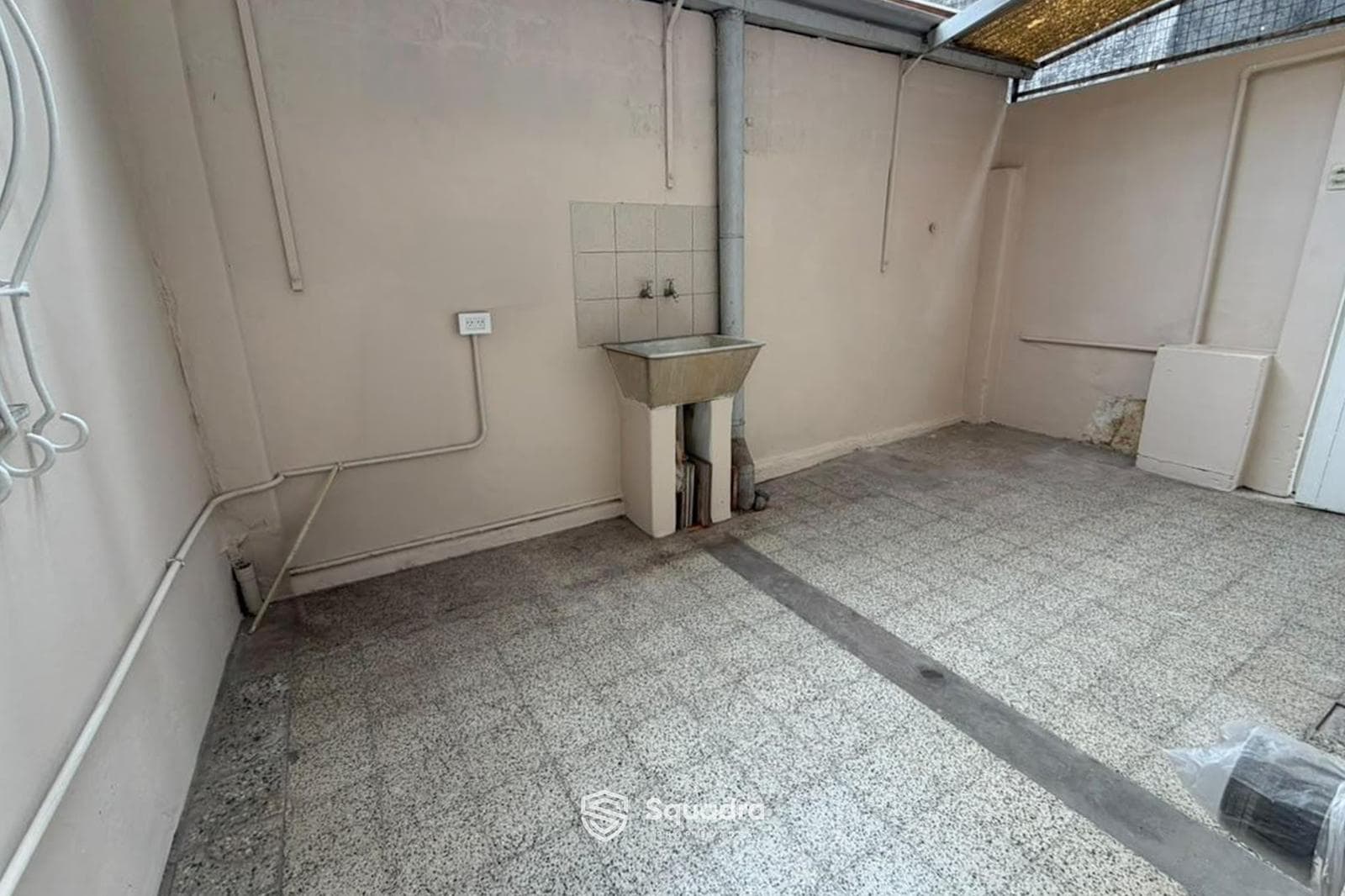 FOR SALE - 4-bedroom apartment with a hallway and a patio - Arroyito neighborhood, Rosario.