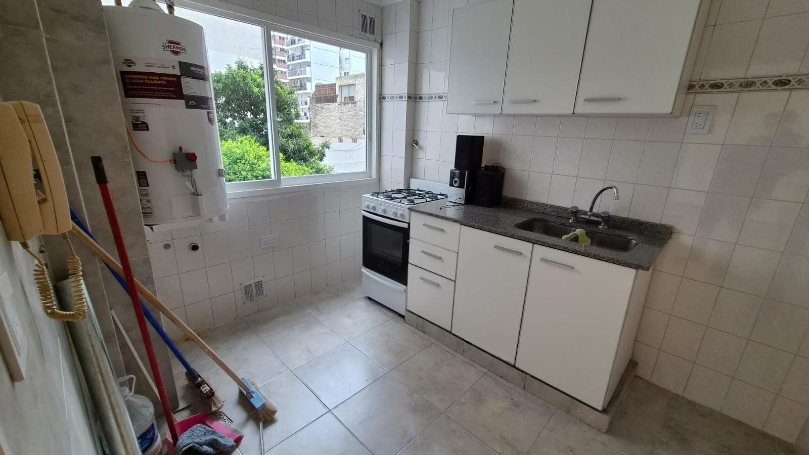 Beautiful apartment with a balcony - Very bright