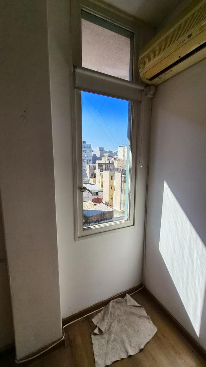 Office for rent, suitable for any type of business.