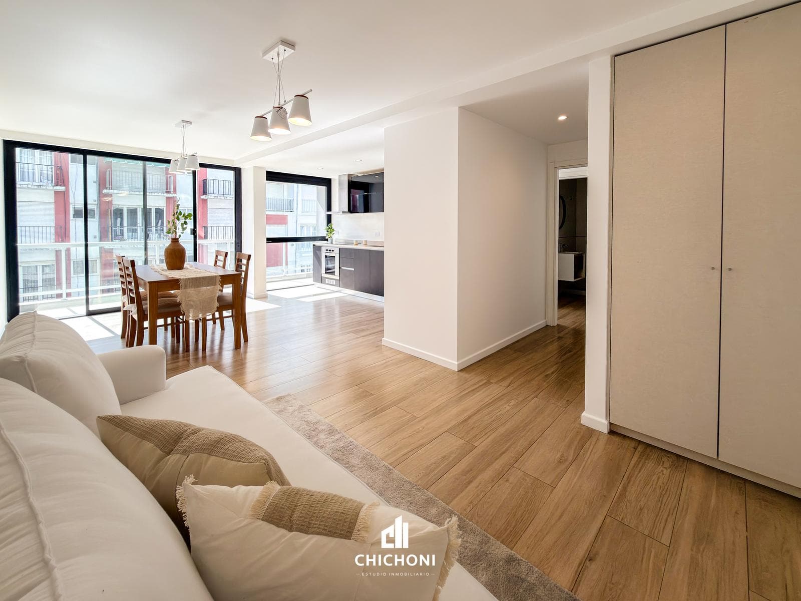 For Sale - 2-room apartment with a front-facing balcony - Plaza Colón area