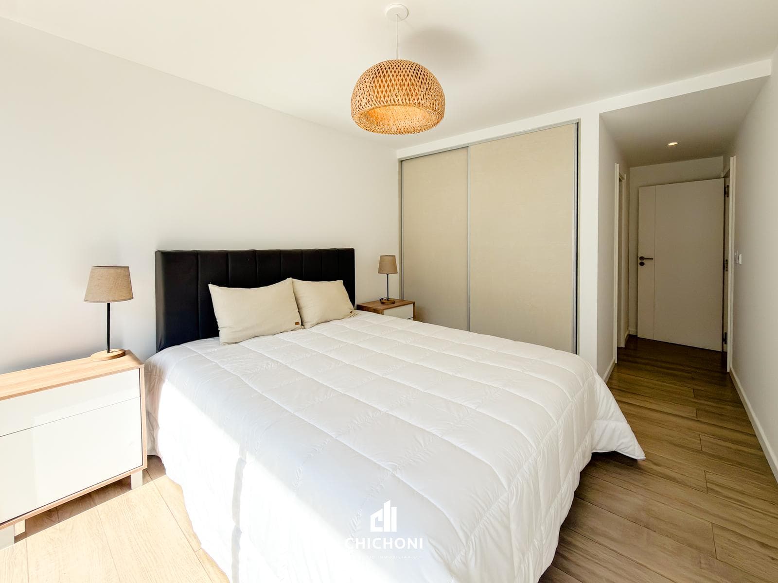 For Sale - 2-room apartment with a front-facing balcony - Plaza Colón area