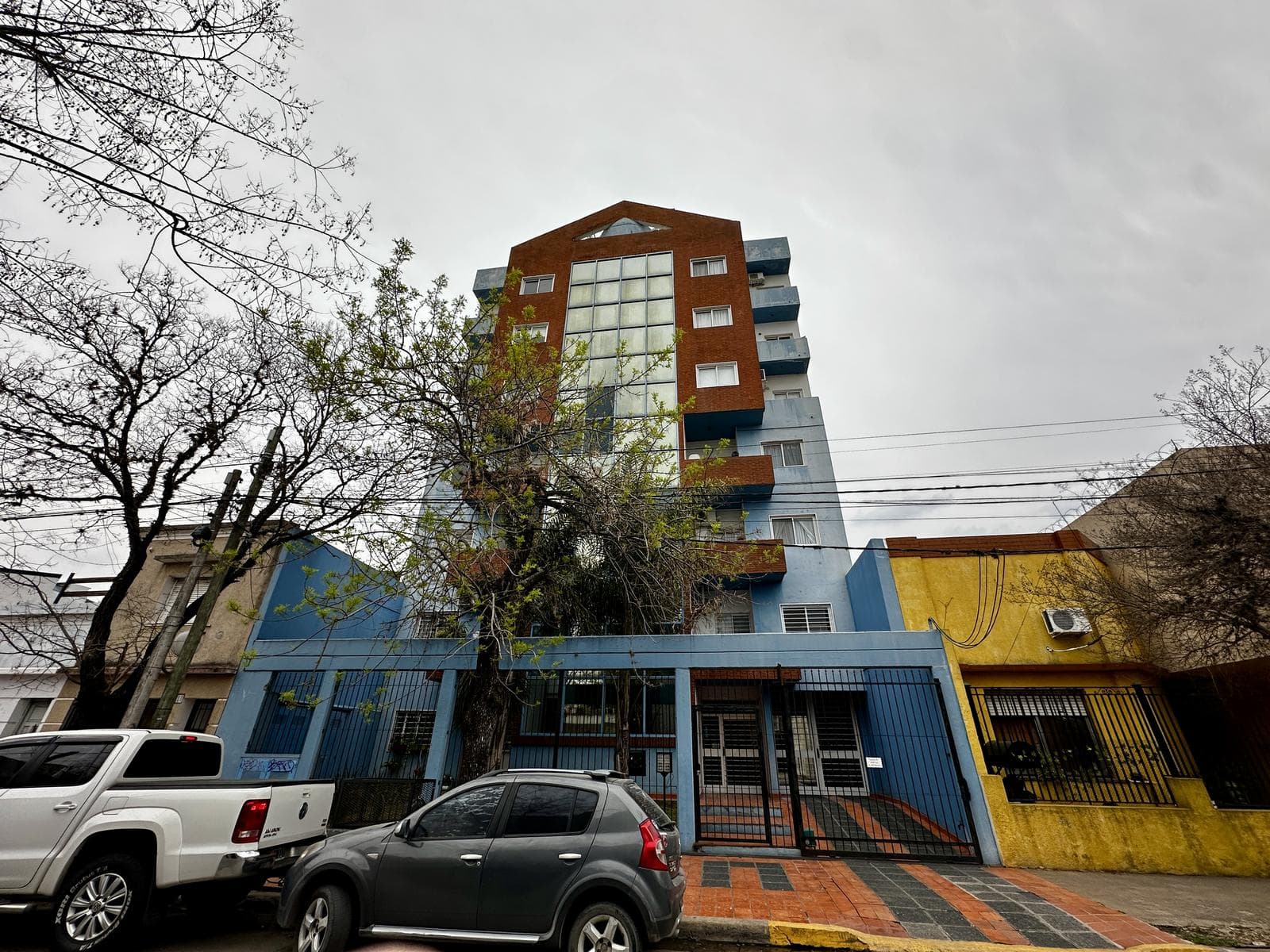 Departamento en Venta de 3 ambientes. Con balcón y Cochera. Ápto crédito. Centro Zárate