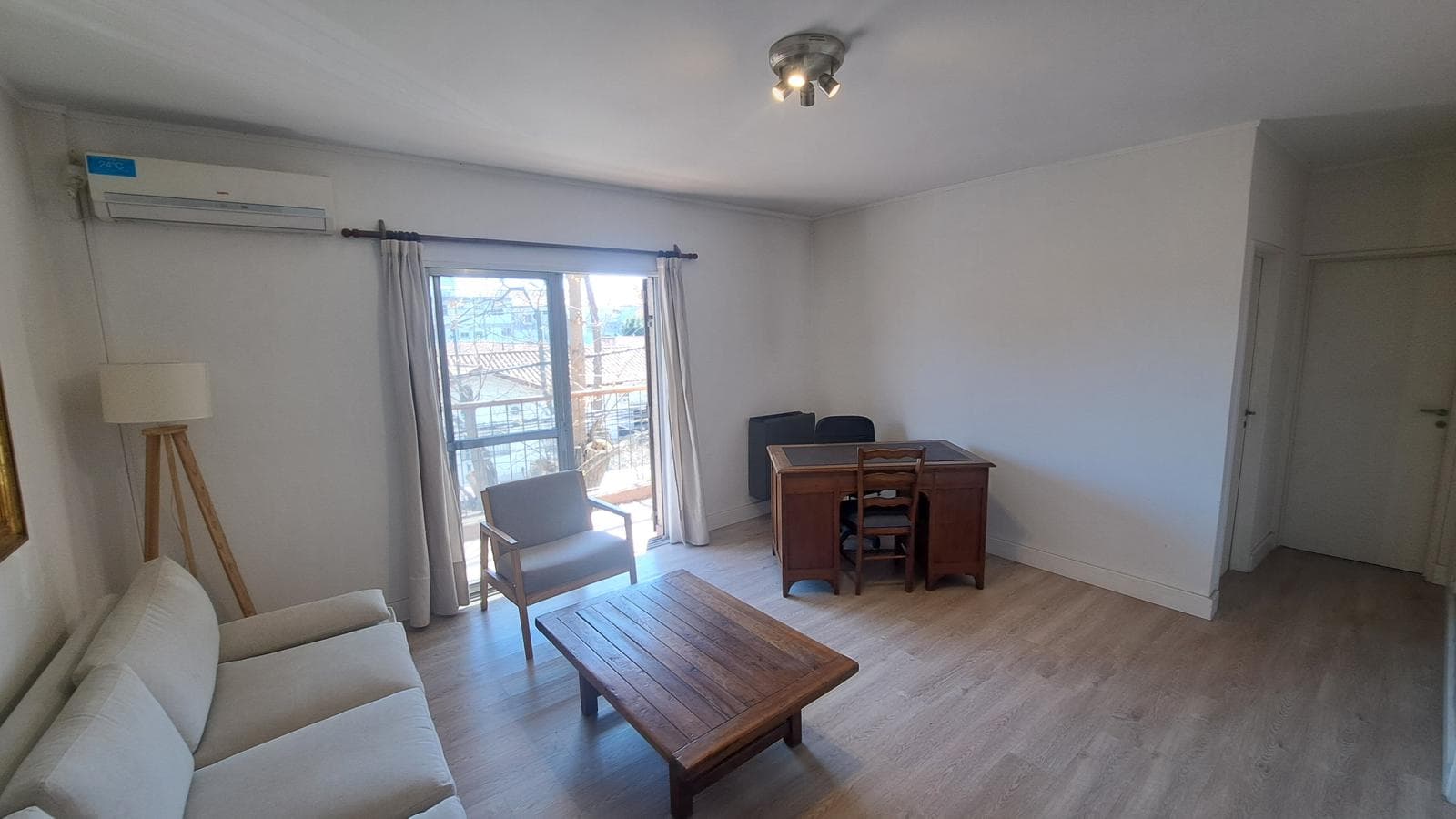 2-room apartment for rent in San Isidro with a balcony and garage