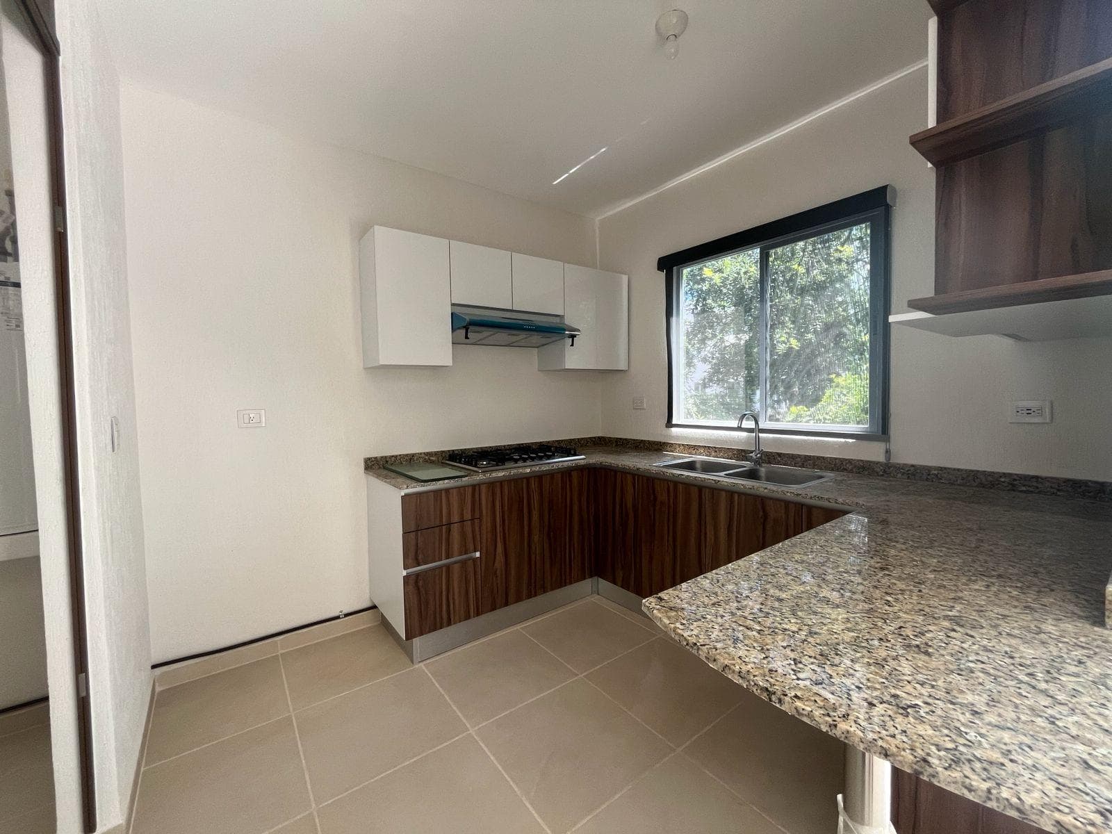 APARTMENT FOR RENT IN JARDINES DEL DUS 6, LOCATED AT THE INTERSECTION OF AV. HUAYACAN AND AV. 135, CANCUN, SOUTH ZONE