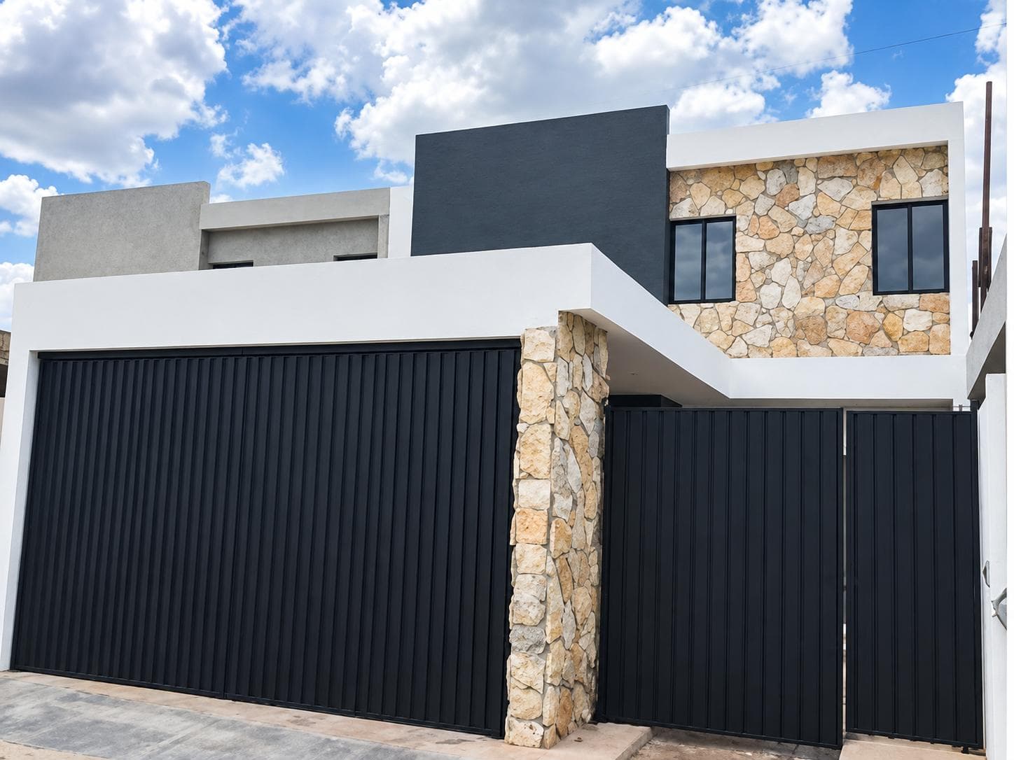 House for Sale in Dzityá | 3 Bedrooms and a Pool
