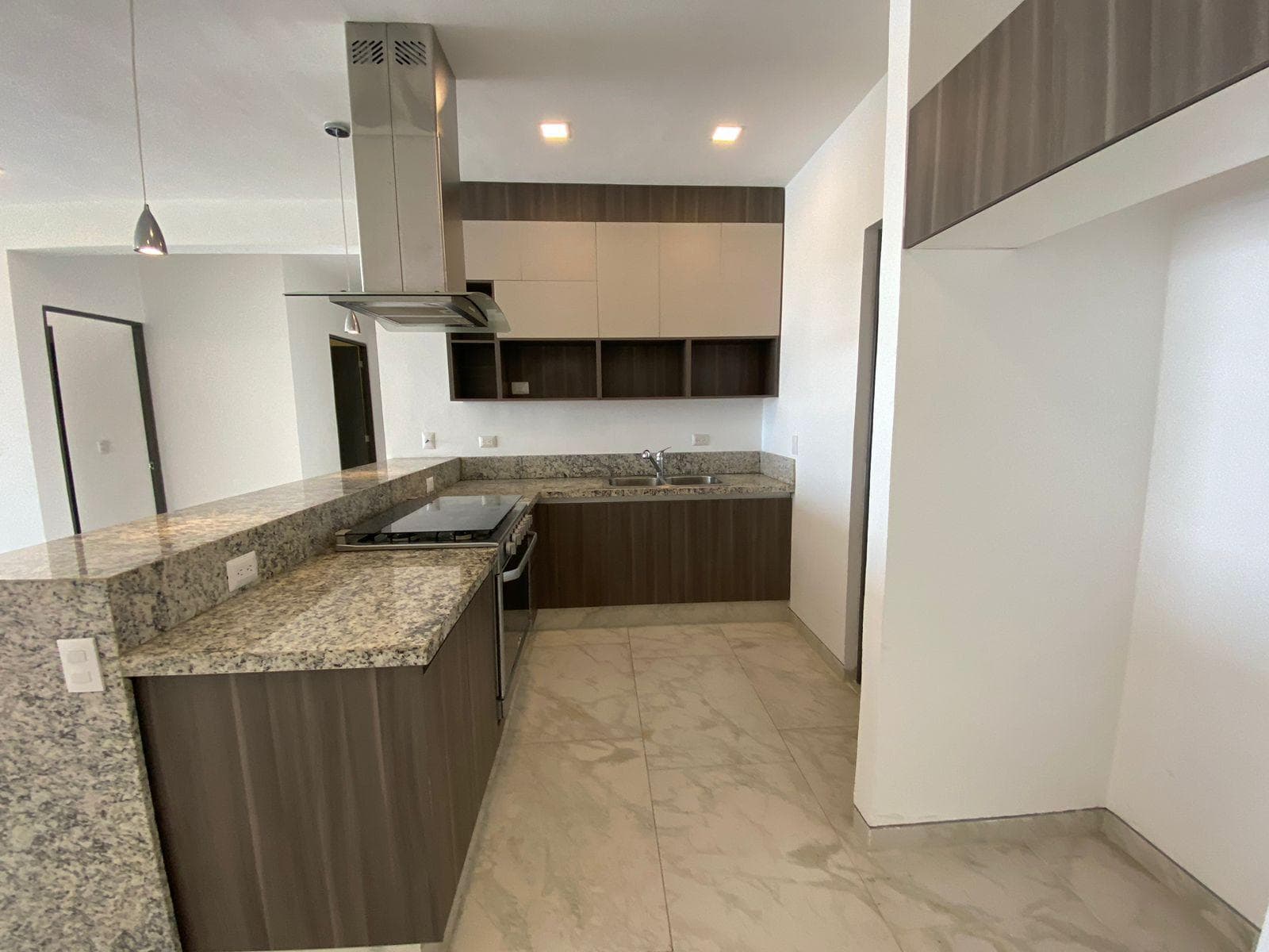 APARTMENT FOR RENT/SALE IN PALMARIS RESIDENTIAL COMPLEX, AV. HUAYACAN, CANCUN