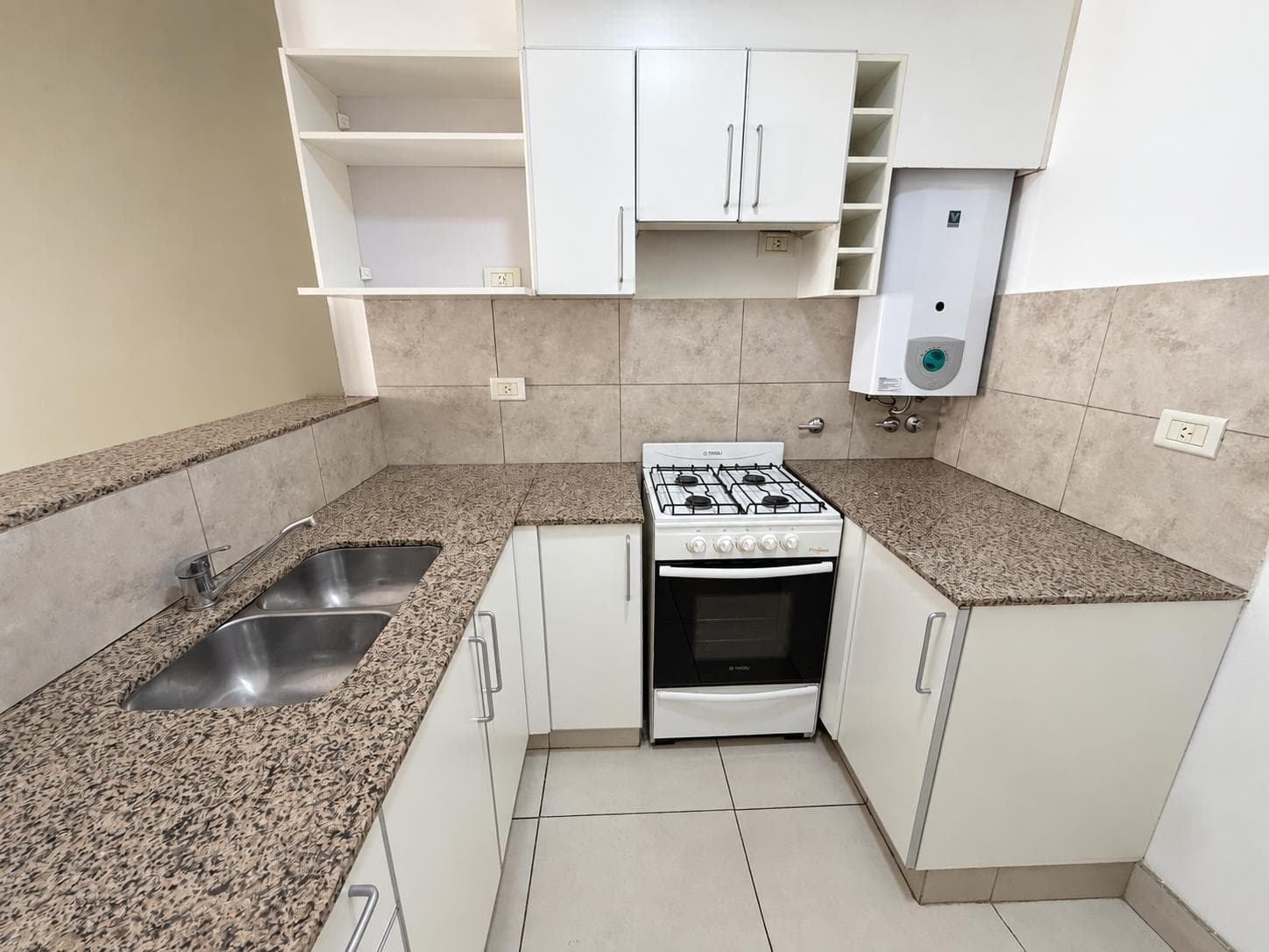FOR SALE: 1-bedroom apartment in the Martin neighborhood.