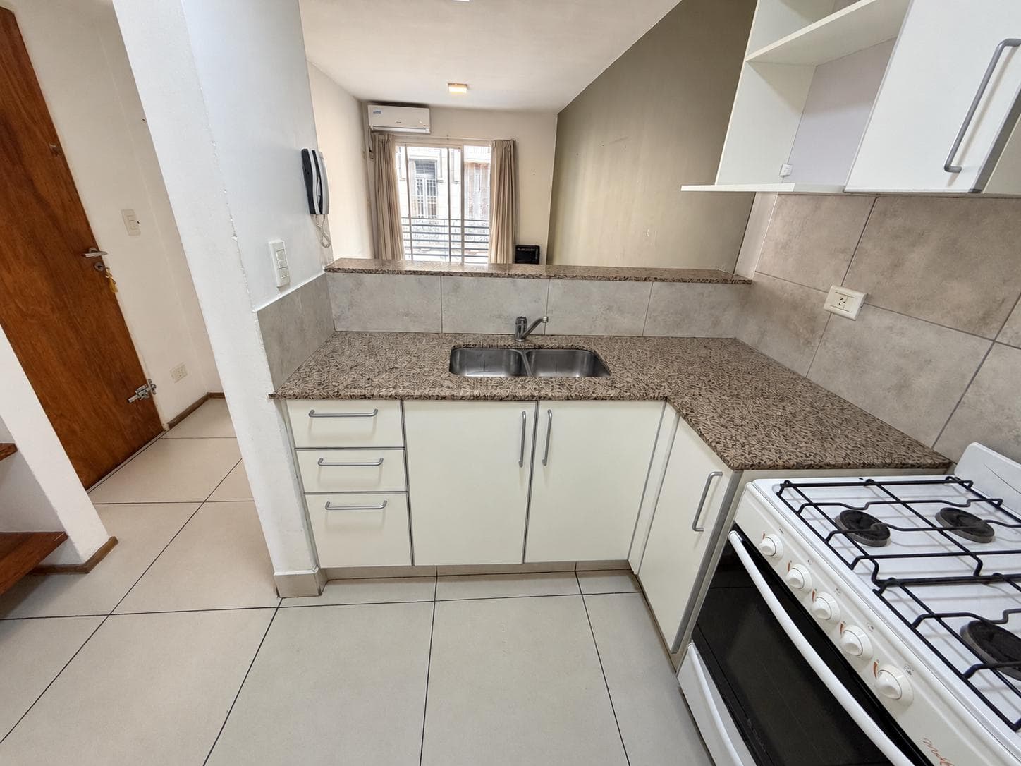 FOR SALE: 1-bedroom apartment in the Martin neighborhood.