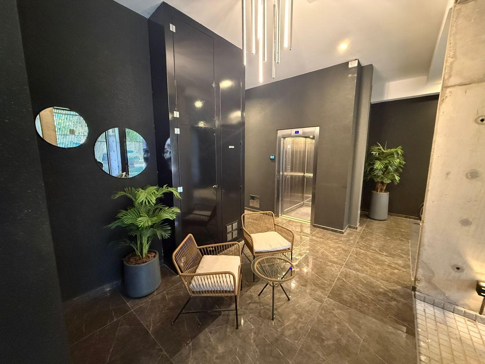 Brand-new 1-bedroom apartment with a private terrace