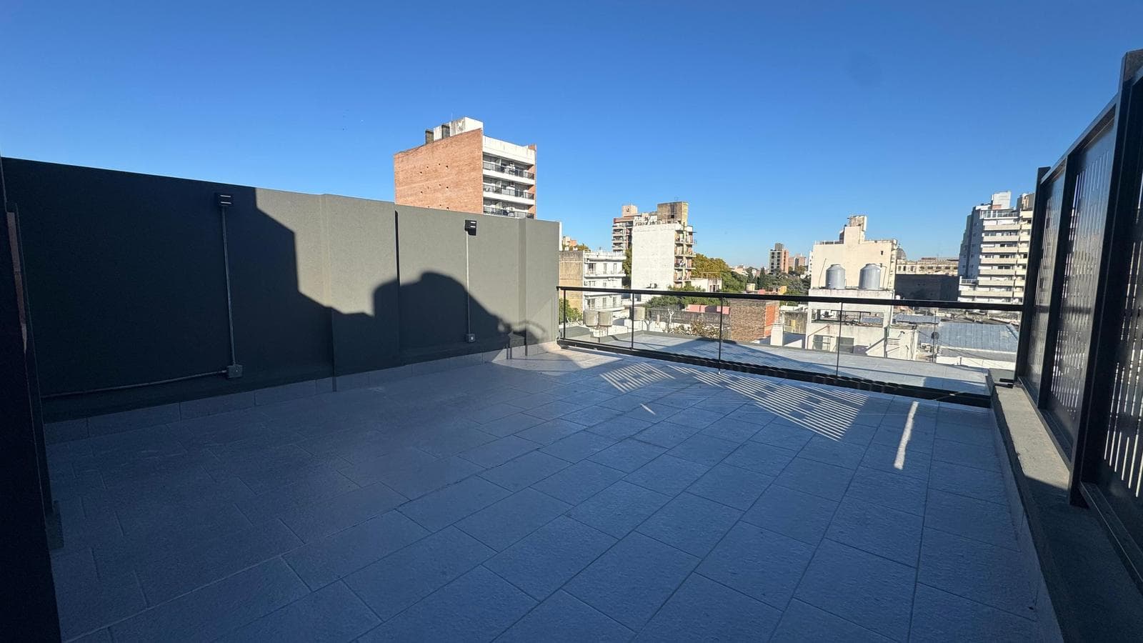 Brand-new 1-bedroom apartment with a private terrace