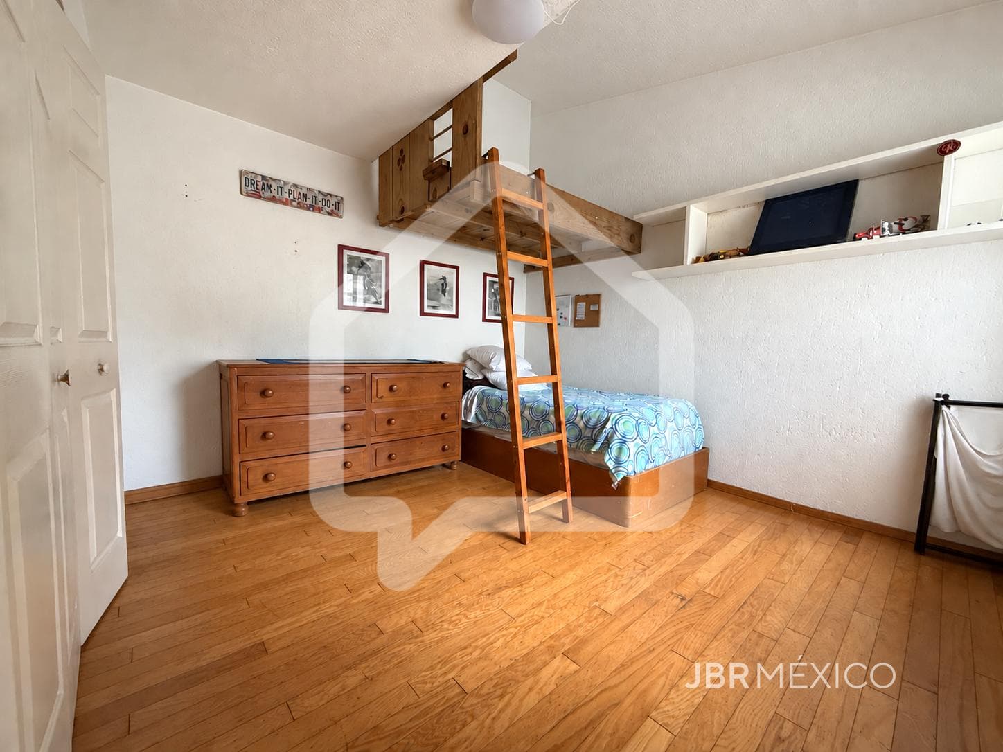 House in a condominium complex in Cuajimalpa