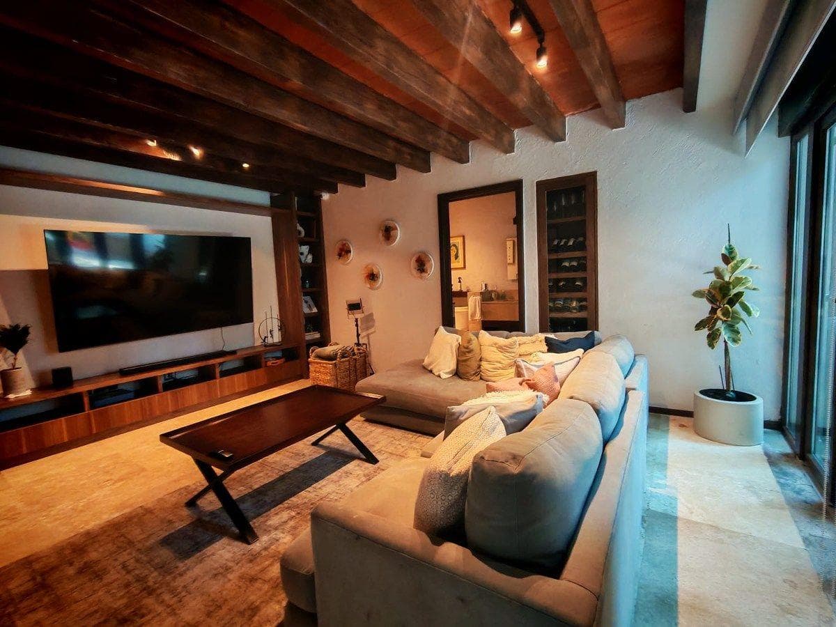BEAUTIFUL, RECENTLY REMODELED HOUSE IN SAN JERÓNIMO LIDICE, 2 MINUTES FROM THE PERIFÉRICO