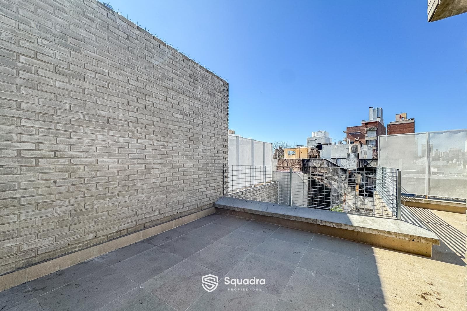 FOR SALE - 2-bedroom triplex house with a versatile room and storage room - Abasto neighborhood, Rosario.